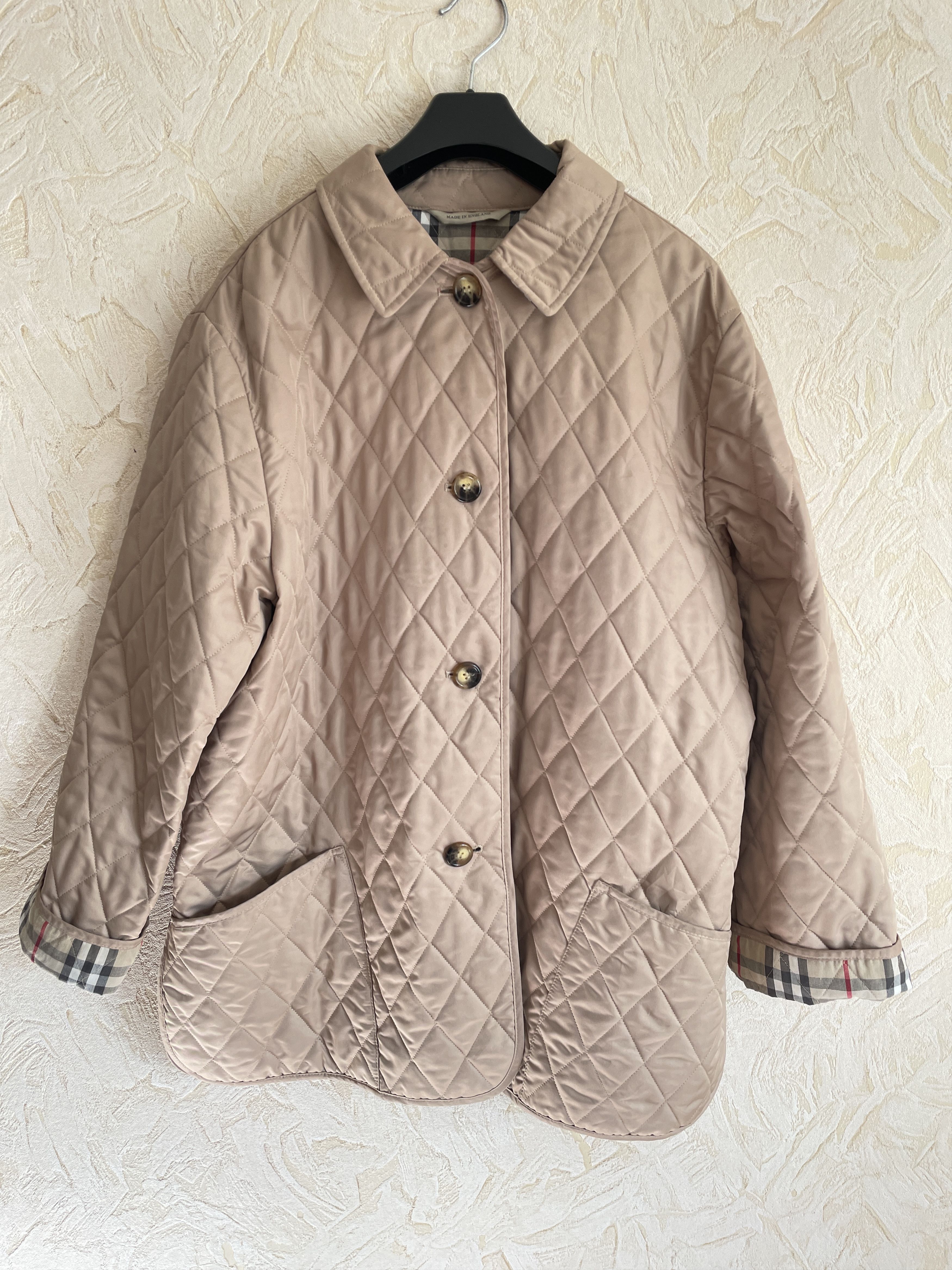 Burberry Burberry Beige Diamond Quilted Jacket Button Nova Check Size M / US 6-8 / IT 42-44 - 1 Preview