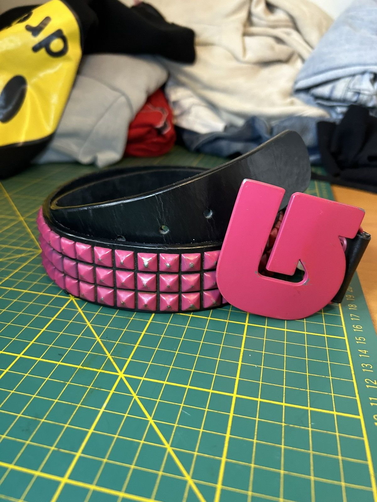 Burton Vintage Burton pink studded leather belt Size ONE SIZE - 14 Thumbnail