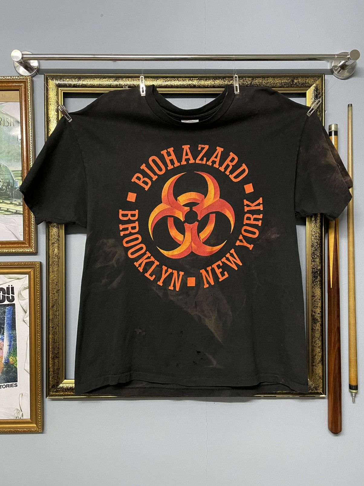 Vintage Vintage 90s Biohazard Og American Hardcore Sunfaded Tshirt Size US XL / EU 56 / 4 - 1 Thumbnail