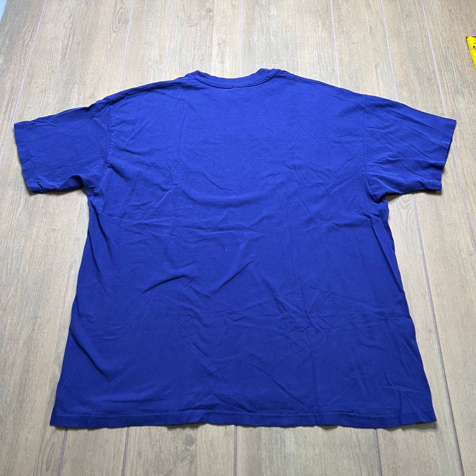 Hanes Vintage T-shirt graphic print of figures men Sz XXL distress Size US XL / EU 56 / 4 - 6 Thumbnail