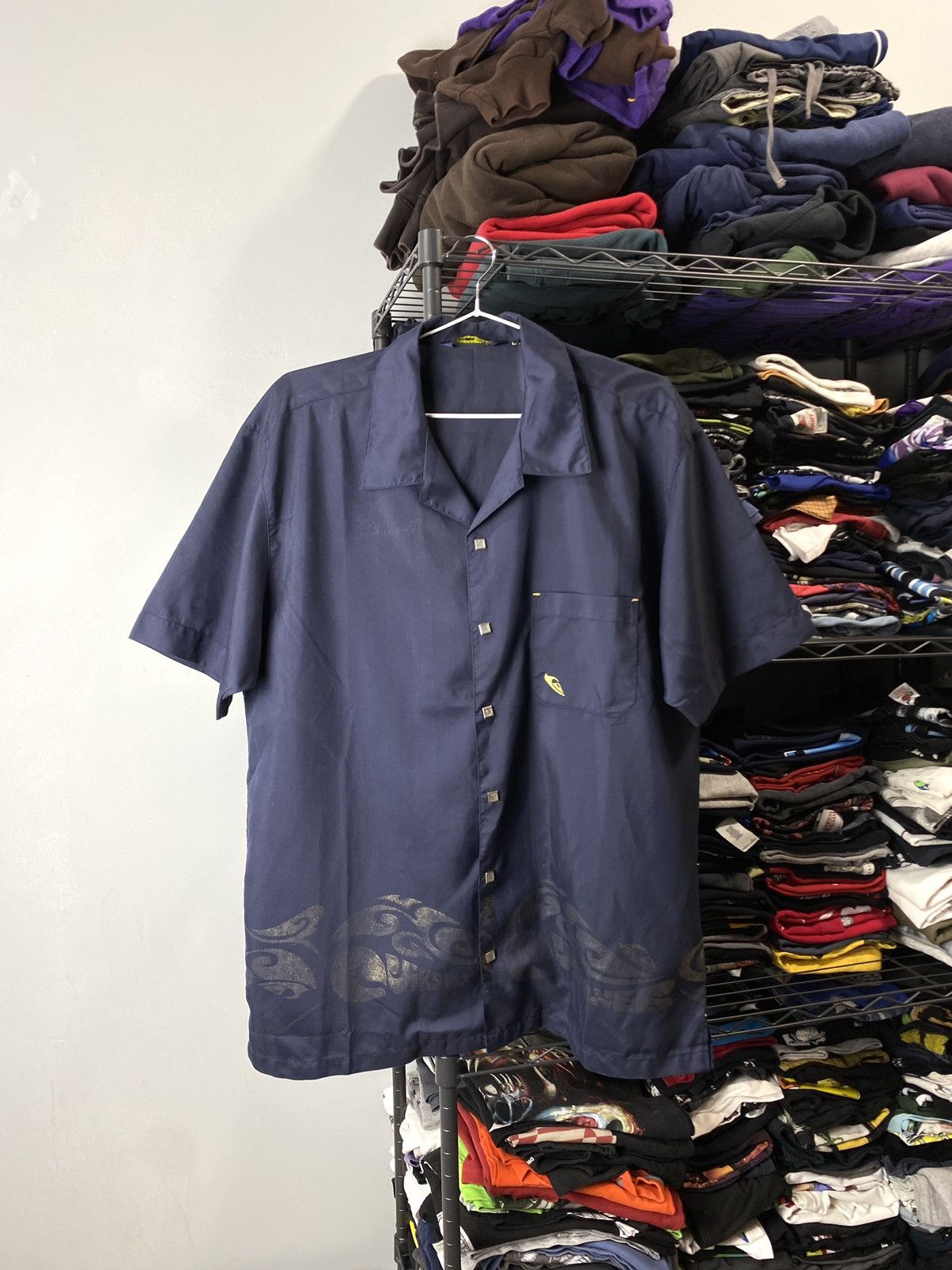 Quiksilver Vintage Quiksilver Gold Print T Shirt Billabong Hype Size US L / EU 52-54 / 3 - 1 Thumbnail