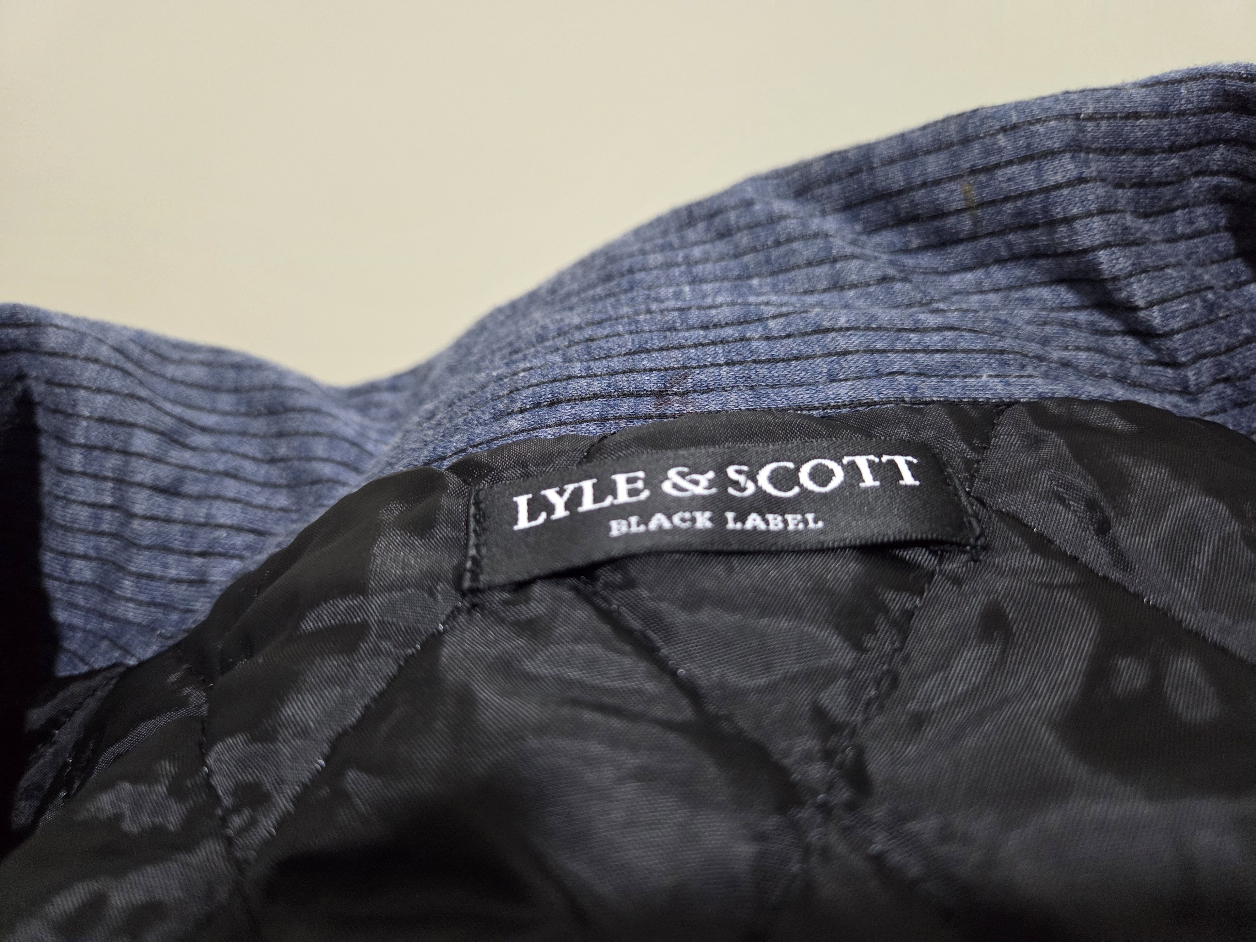 Lyle & Scott Vintage Lyle & Scott Brand Unisex Winter Vest Body Warmer Size US L / EU 52-54 / 3 - 6 Thumbnail