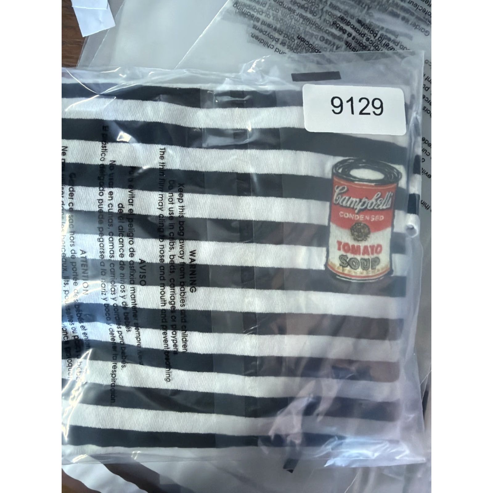 Uniqlo VINTAGE Uniqlo T-Shirt Campbells Tomato Soup Can Patch Men’s S Black & White Warhol 60s Pop Art Tomato Soup Can Shirt Mens Size US S / EU 44-46 / 1 - 4 Thumbnail