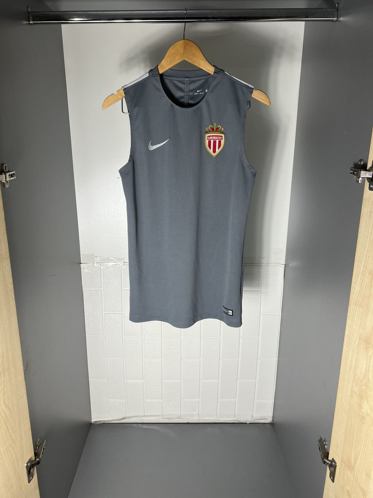 Nike VINTAGE NIKE FC AS MONACO FRANCE RETRO SOCCER JERSEY Y2K 90s Size US S / EU 44-46 / 1 - 10 Thumbnail