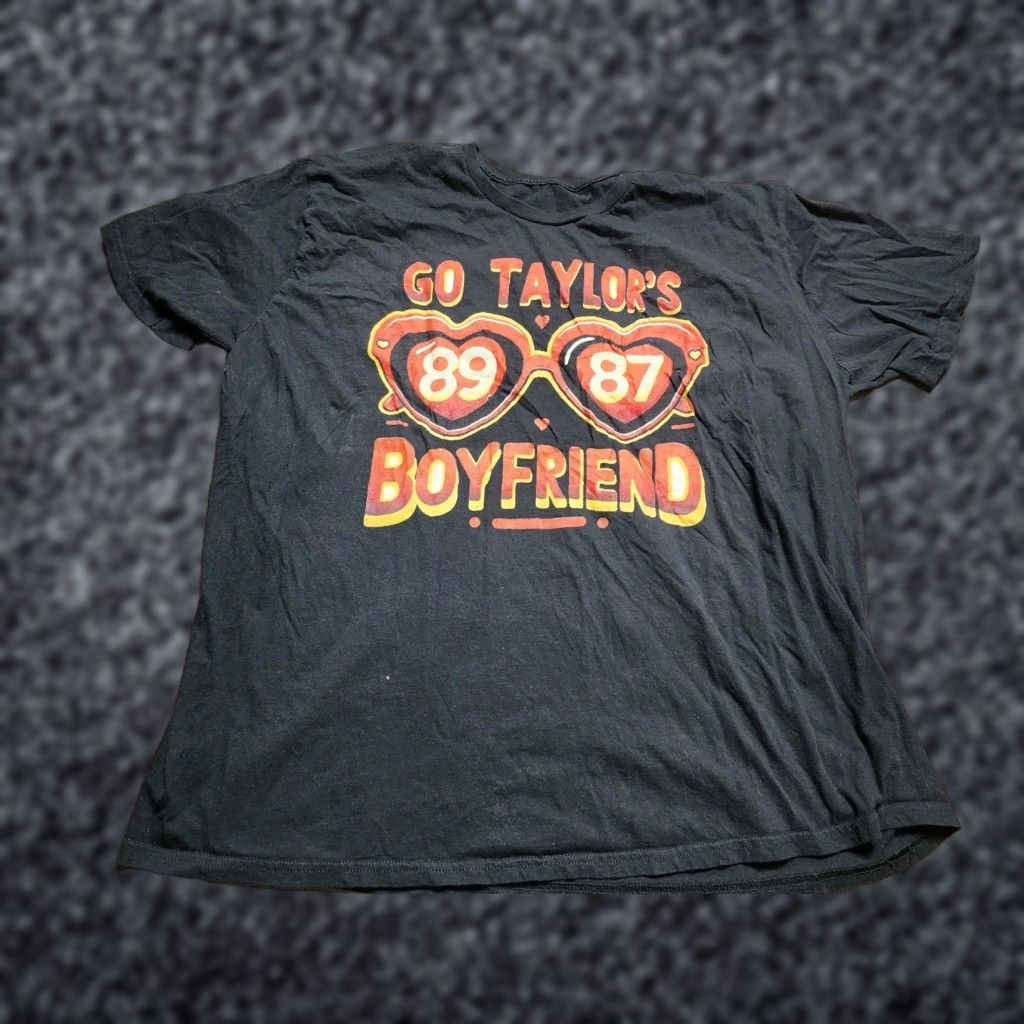 Vintage Taylor’s Go Boyfriend Shirt Adult 3XL Funny Football Size XXL / US 16-18 / IT 52-54 - 1 Thumbnail