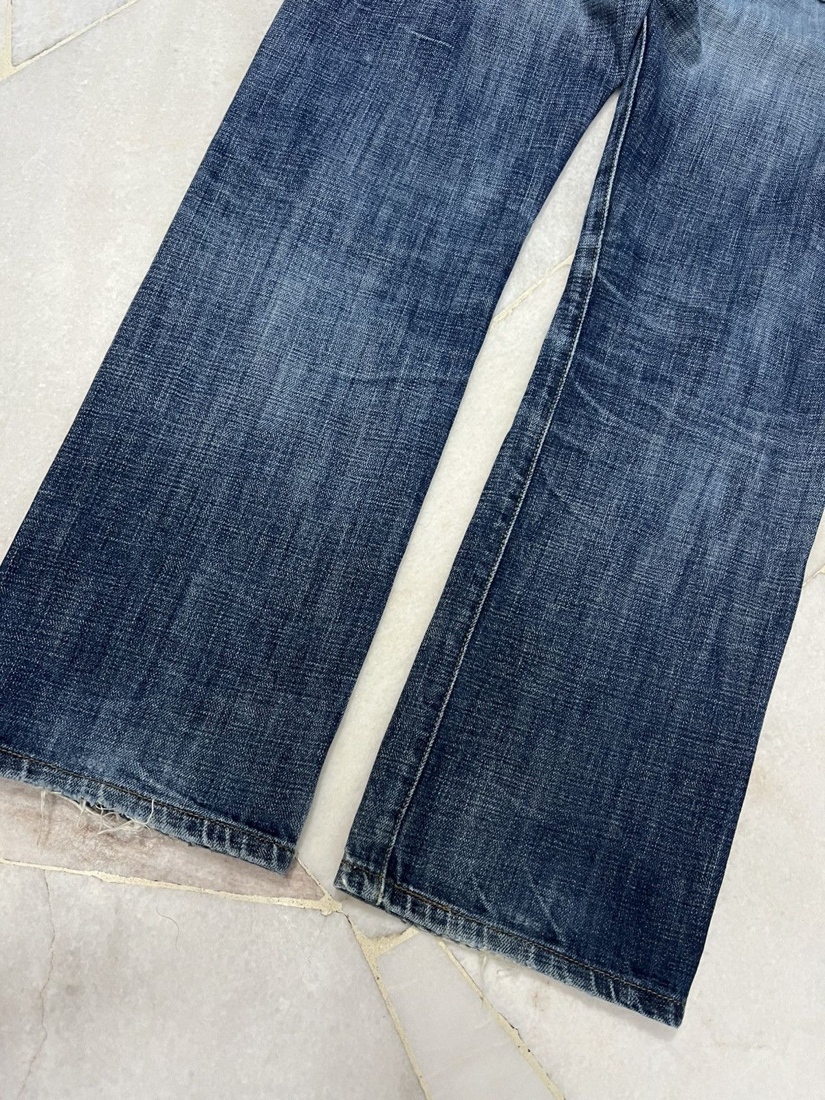 Levi's × Levi's Vintage Clothing 💥Rare 90’s style Levis 501 Kurt Corbain Distress Washed Jean Size US 31 - 14 Thumbnail