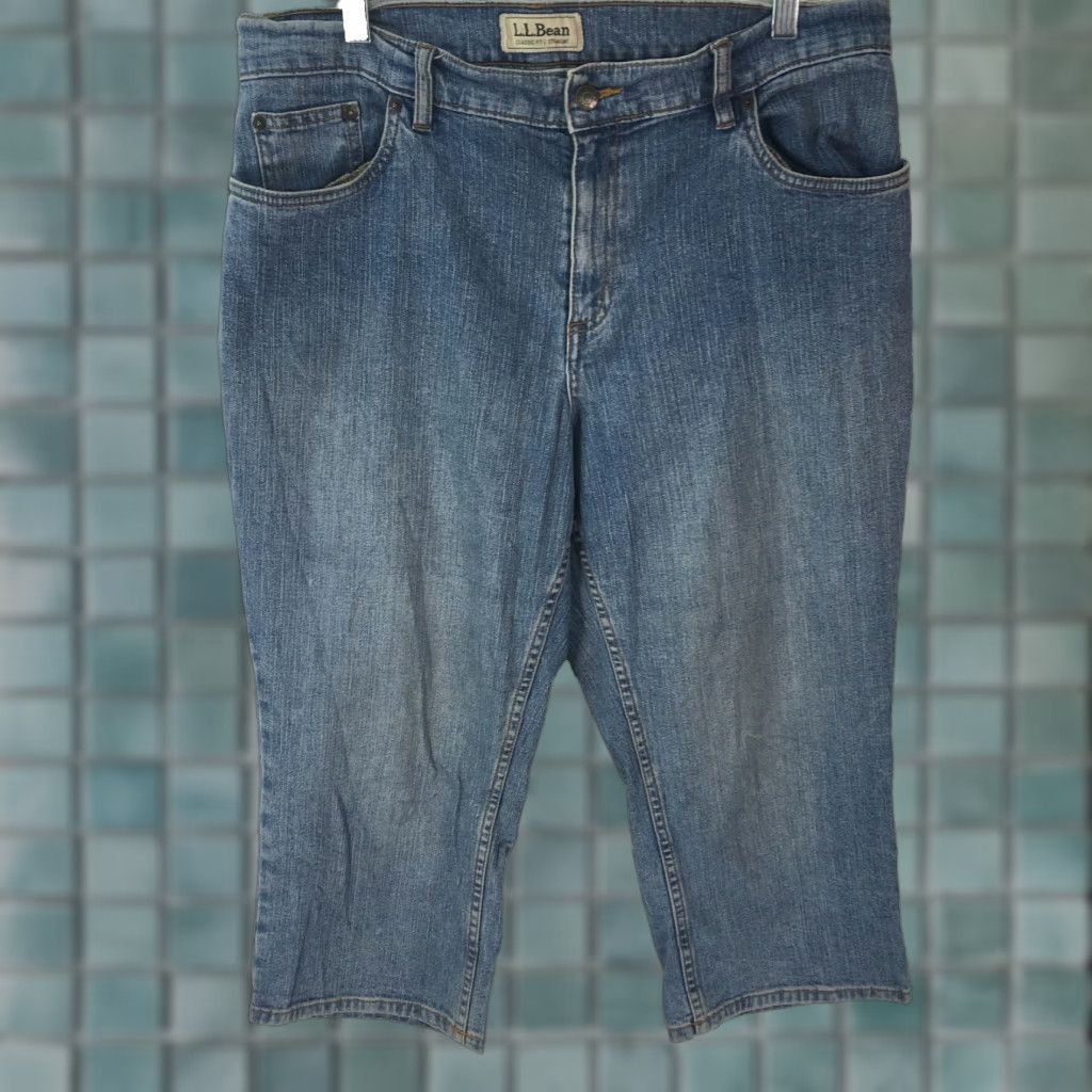 Vintage L.L. Bean Women's Classic Cropped Denim Jeans Size 16P Blue 5-Pocket Comfort Size 38" / US 16 / IT 52 - 1 Thumbnail