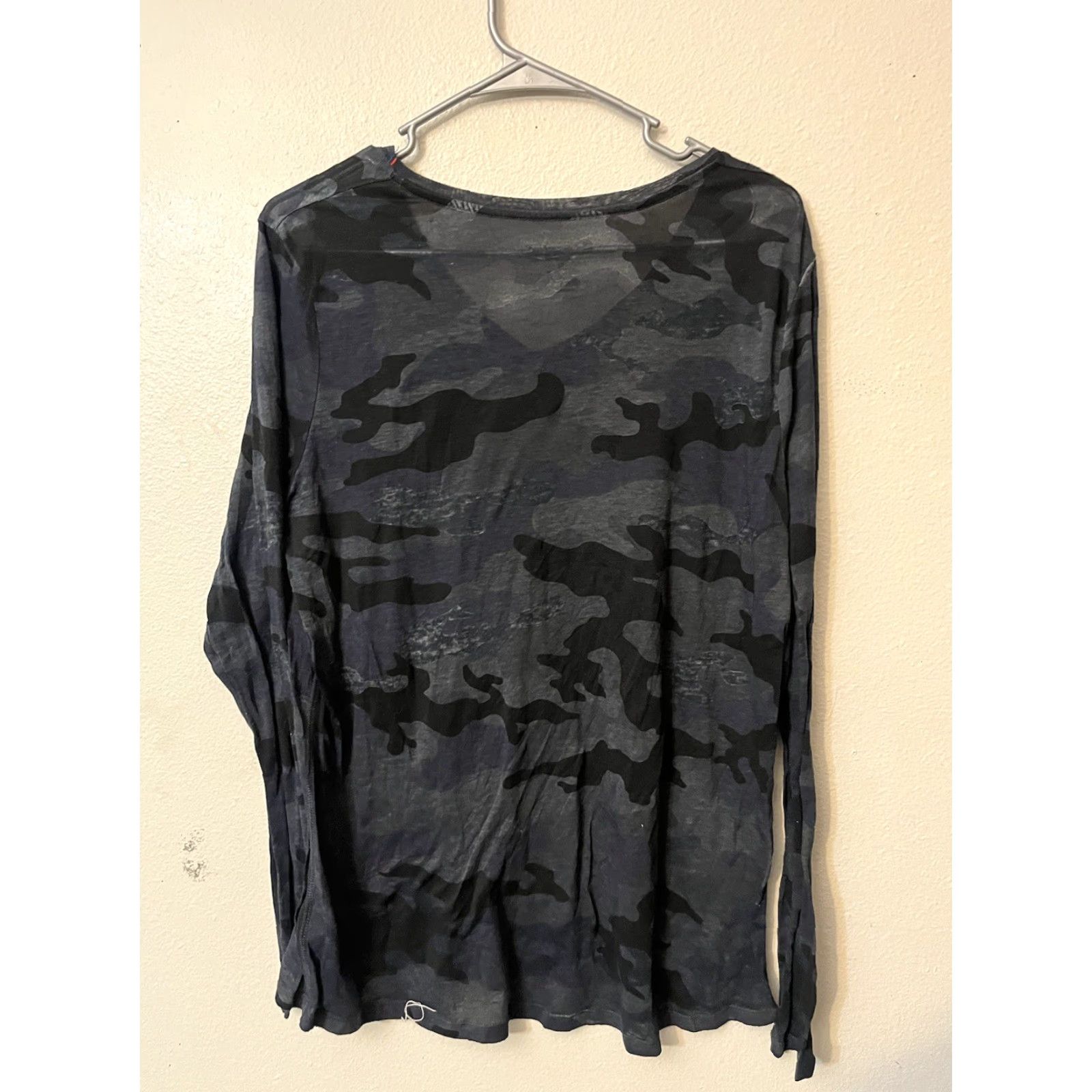 AMO Champion Women's Shirt Size XL CAMO Long Sleeve V-Neck Size XL / US 12-14 / IT 48-50 - 3 Thumbnail
