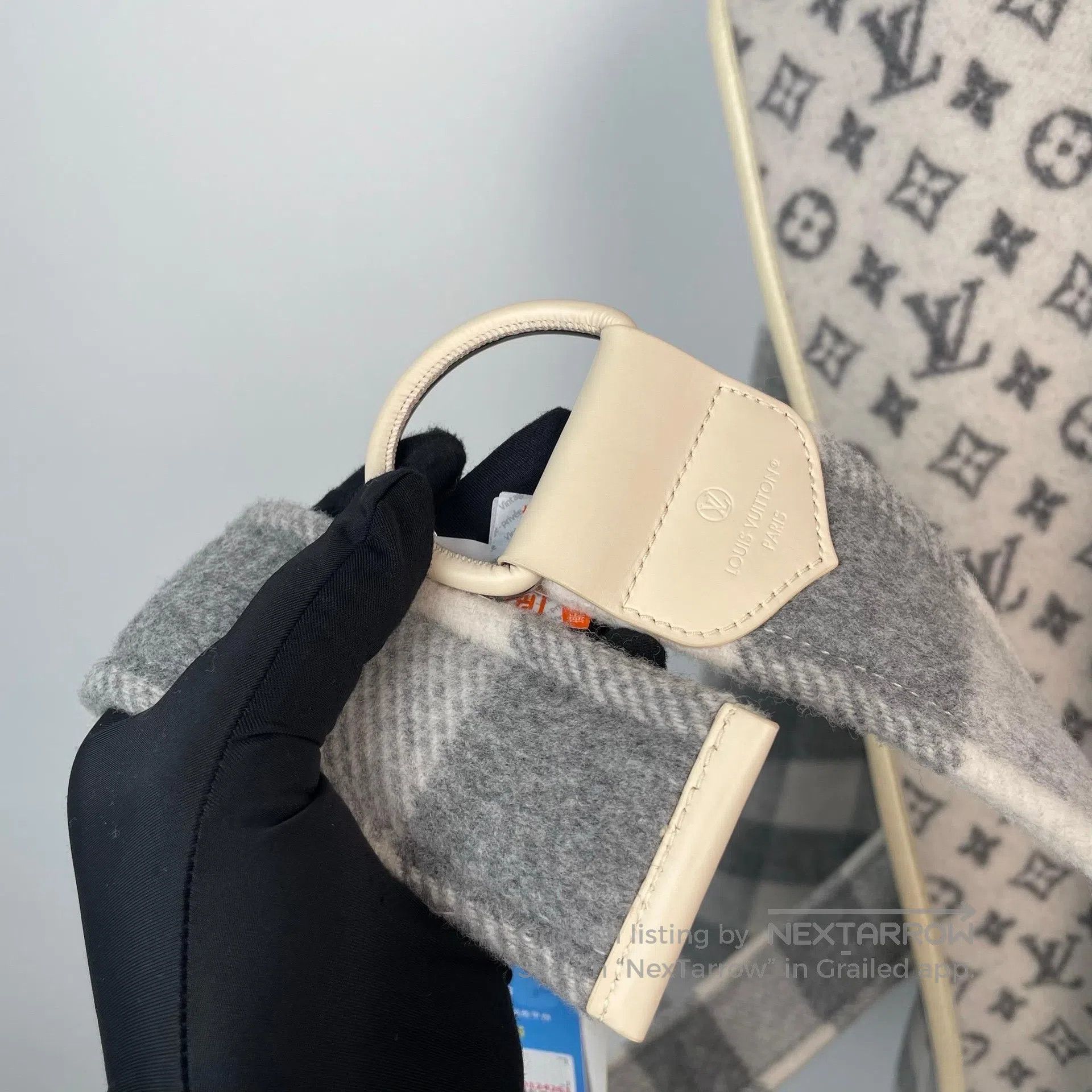 Louis Vuitton Louis Vuitton Light Gray and White Full Print Double-Faced Size XS / US 0-2 / IT 36-38 - 4 Thumbnail