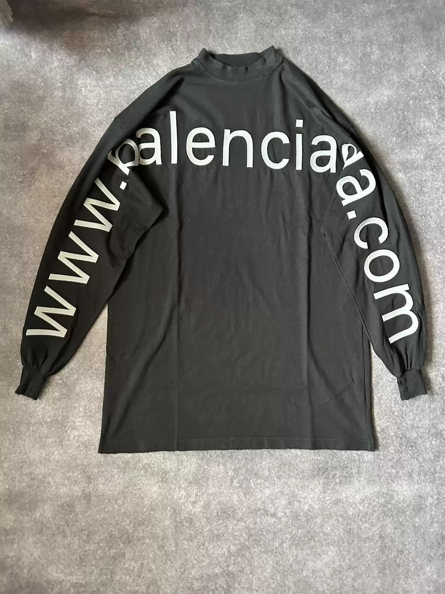 Balenciaga Balenciaga Letter Long Sleeve Crew Neck Loose Black Water Wash Damage Size US S / EU 44-46 / 1 - 1 Thumbnail