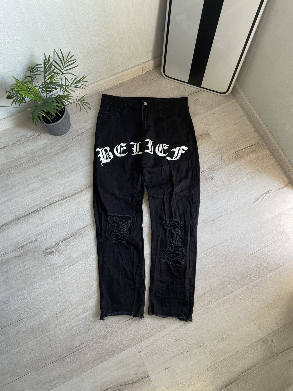 Designer × Vintage Distressed Skinny Jeans With Belief Big Logo Amiri Style Size US 32 / EU 48 - 1 Thumbnail