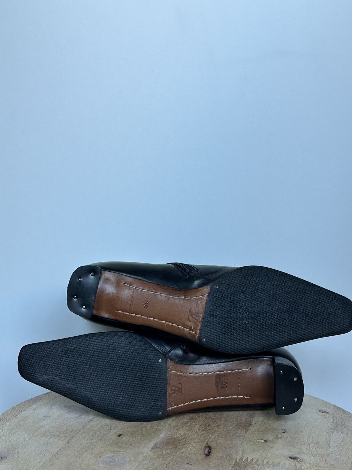 Louis Vuitton Louis Vuitton Black Leather Ankle Boots with Metal LV Buckle Size US 5 / IT 35 - 11 Thumbnail