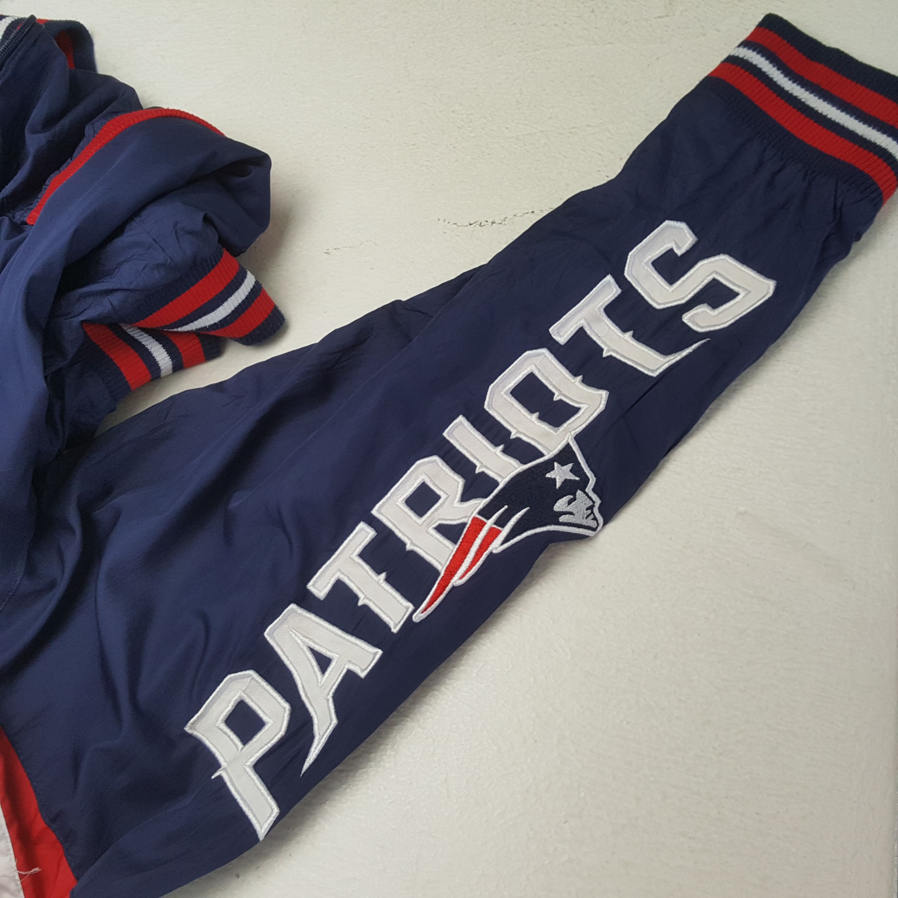 NFL NEW ENGLAND PATAIOTS Football Team Reversible Hoodies C288N2 Size US XL / EU 56 / 4 - 14 Thumbnail