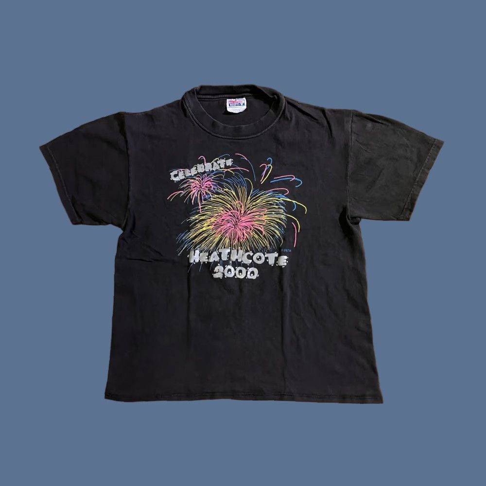 Hanes VINTAGE Heathcote School 2000 Shirt Men’s Medium Black Logo 90s Hanes T-Shirt Mens Regular Short Sleeve Crew Neck Carded Cotton Jersey graphic print Size US M / EU 48-50 / 2 - 1 Thumbnail