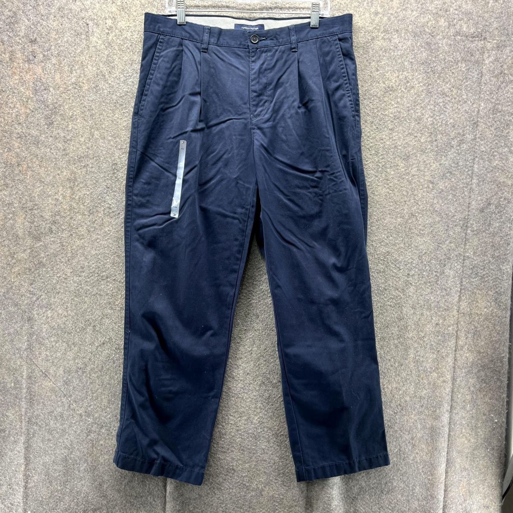 Tommy Hilfiger Tommy Hilfiger Pants Mens 34x30 Navy Pleated Chino Dress Slacks Cotton Size US 34 / EU 50 - 2 Thumbnail