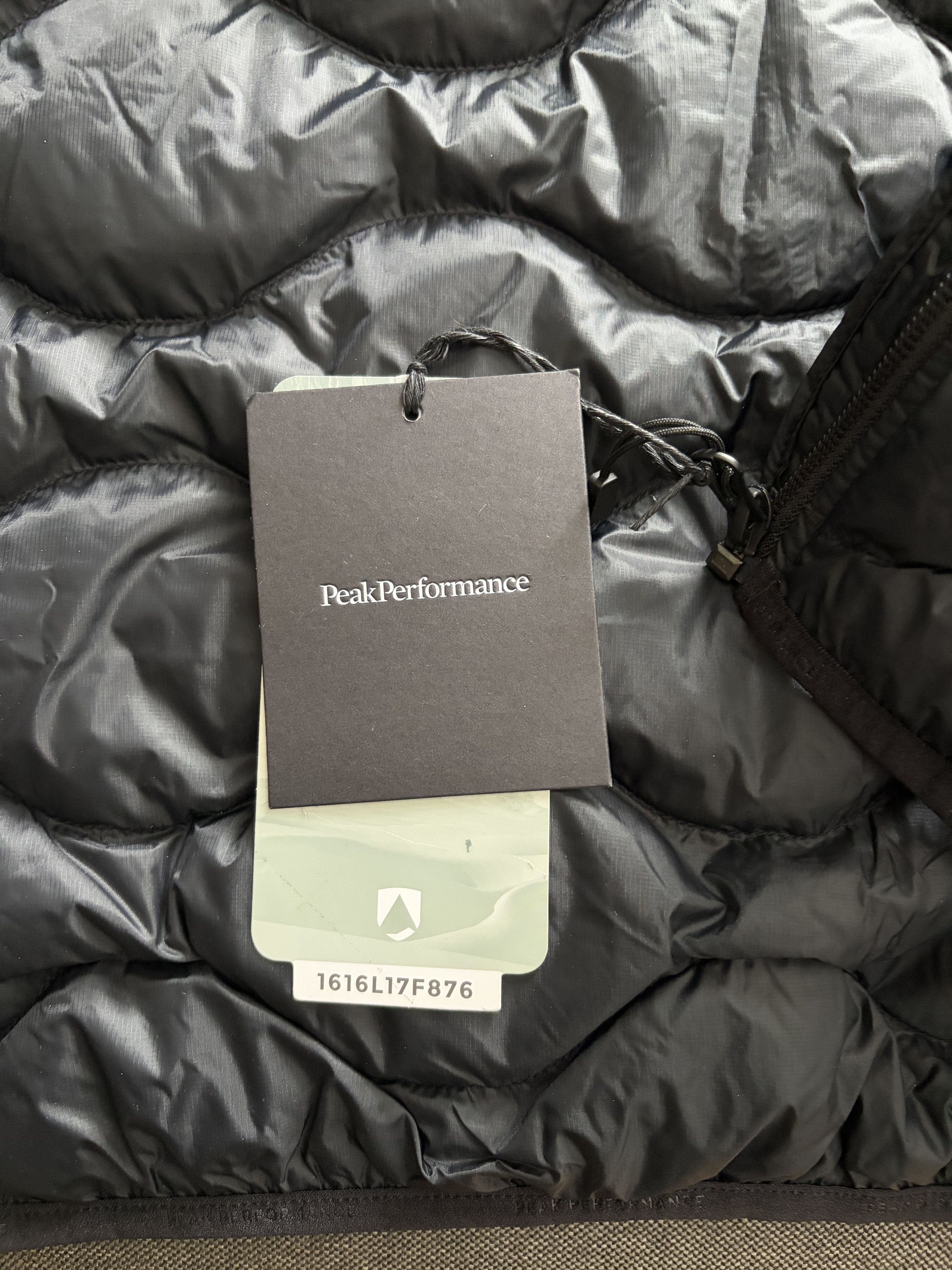 Peak Performance Peak Performance black helium puffer men's large NWT Size US L / EU 52-54 / 3 - 7 Thumbnail