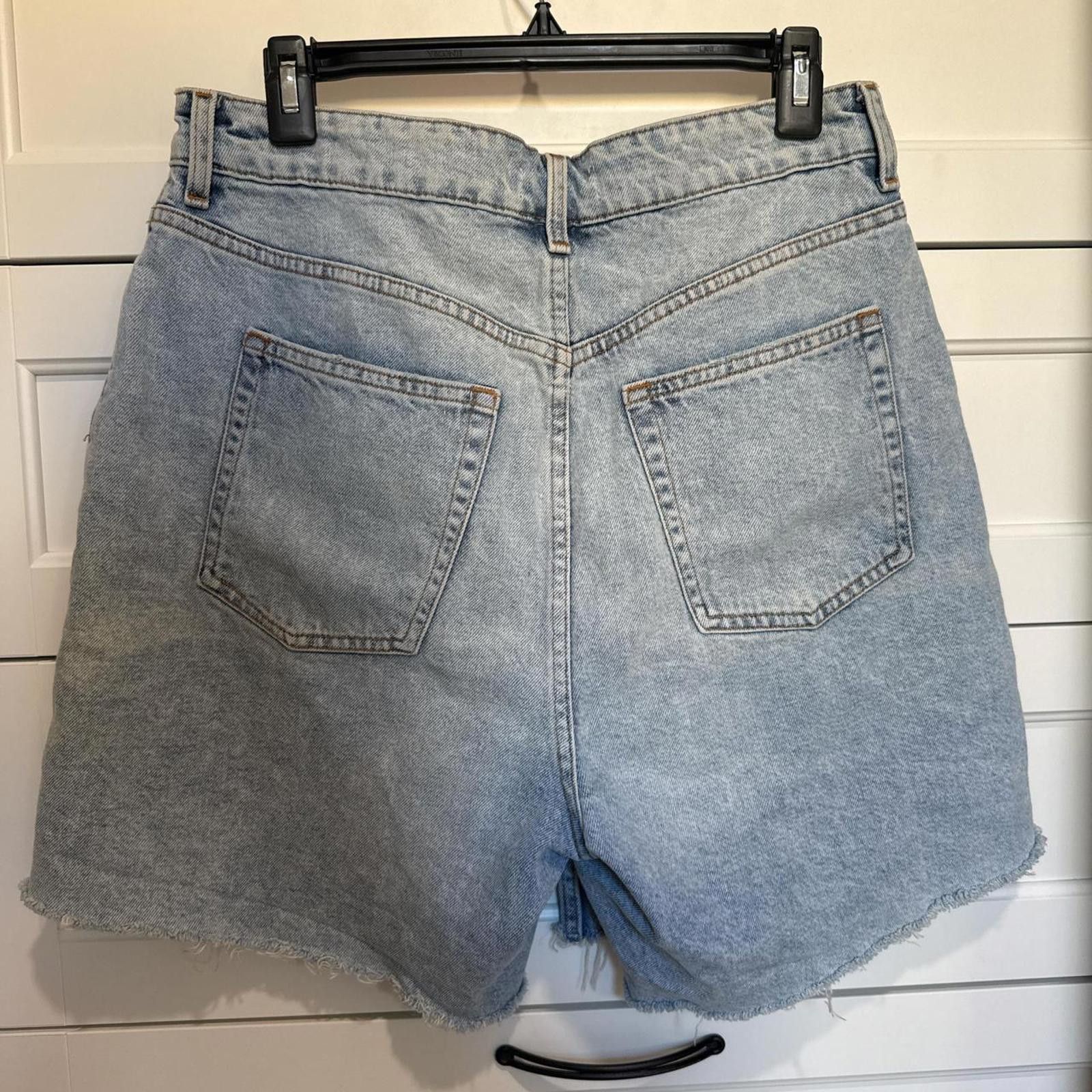 H&M H&M Women's Blue Shorts Size 32" / US 10 / IT 46 - 2 Thumbnail
