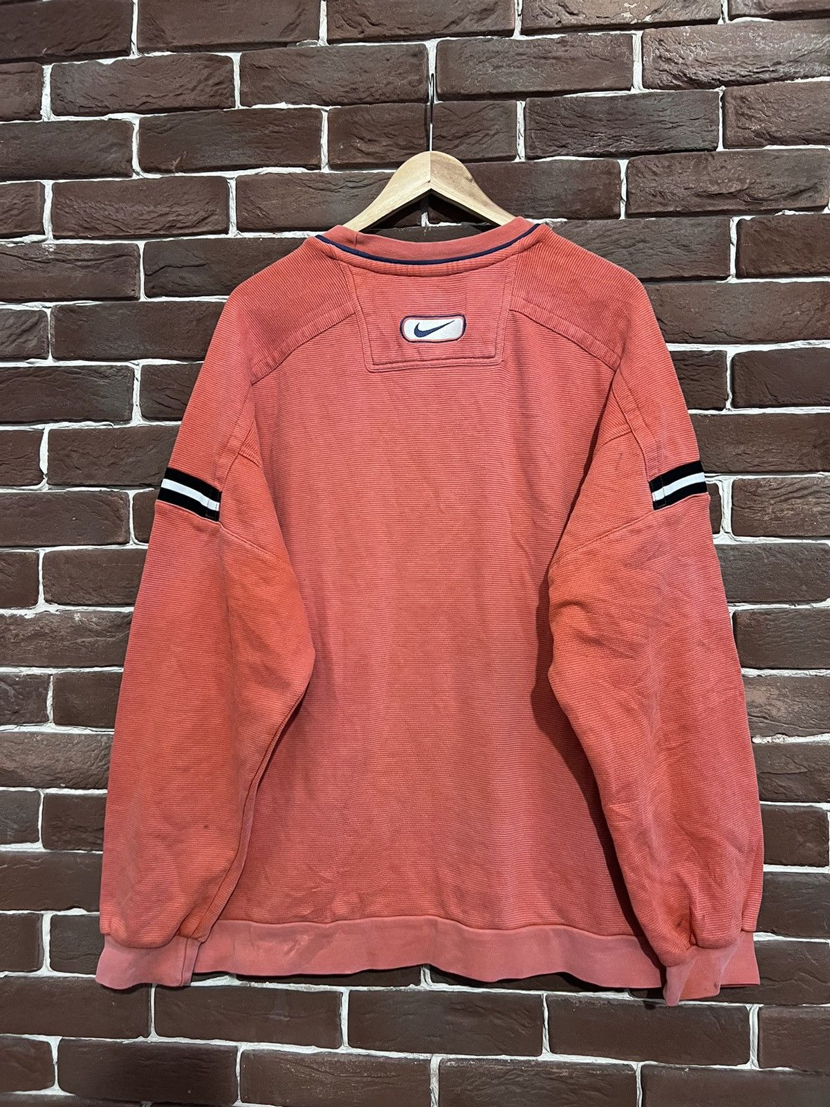 Nike Vintage 90s Nike Spellout Swoosh Logo Red Tag Crewneck L Size US L / EU 52-54 / 3 - 2 Thumbnail