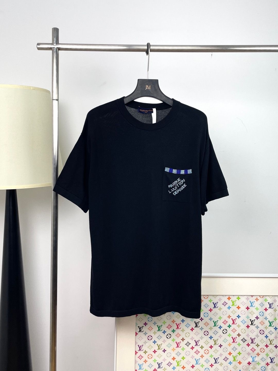 Louis Vuitton Louis Vuitton Marque Logo Pocket T-Shirt Size L Size US L / EU 52-54 / 3 - 1 Thumbnail