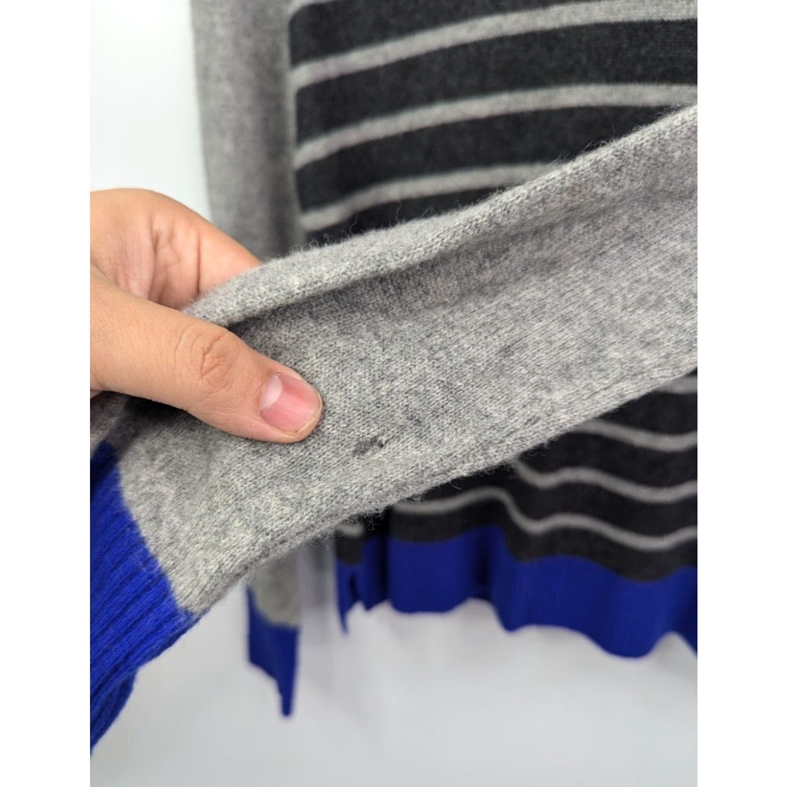 Vintage Quotation Sweater Striped Cashmere Gray Black Blue Womens XS (Holes) - Quilting? Size XS / US 0-2 / IT 36-38 - 6 Thumbnail