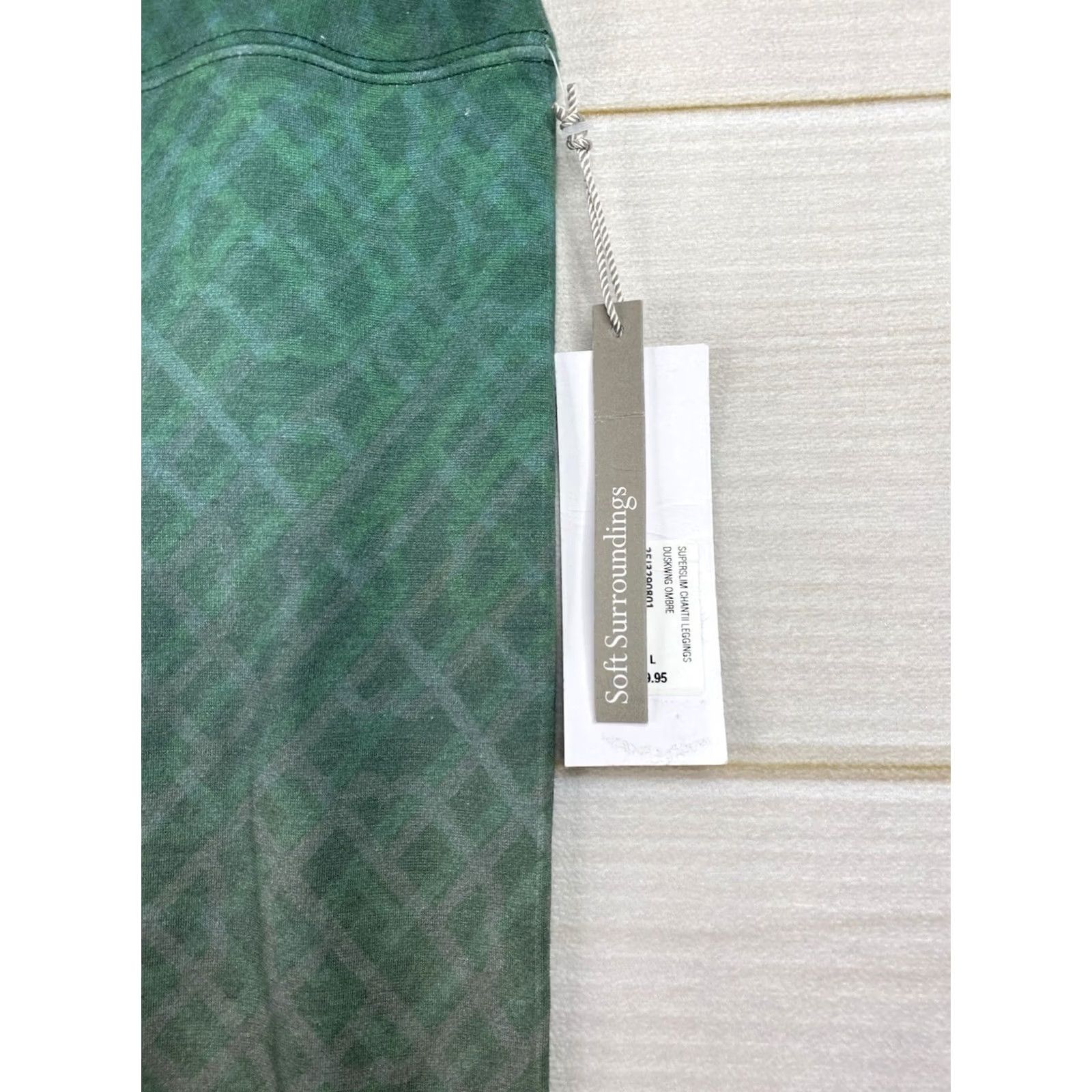 Soft Surroundings Soft Surroundings Legging Geometric Ankle Slimming Stretch NWT L Green Multicolor Pants Women Size 36" / US 14 / IT 50 - 2 Thumbnail