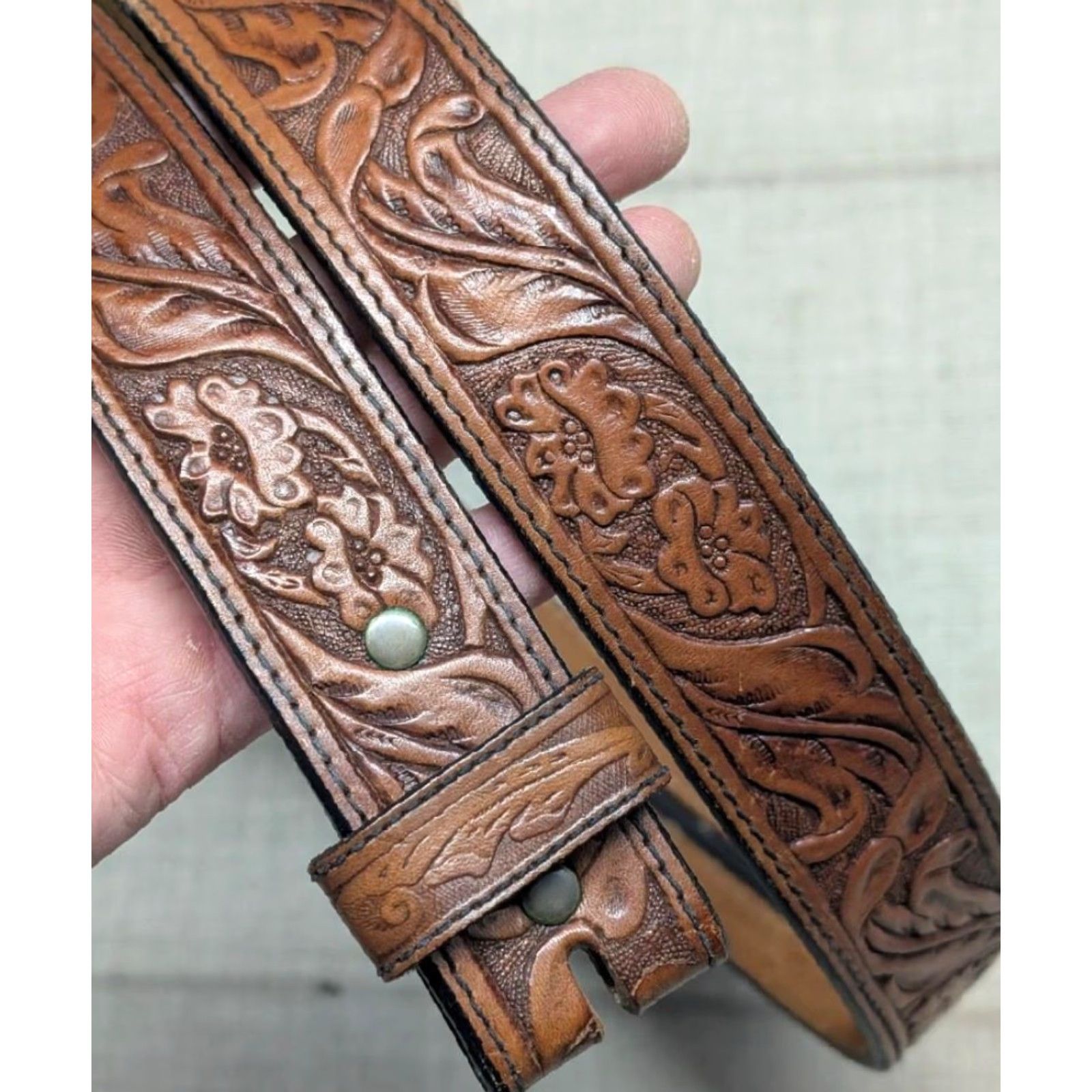 Vintage VINTAGE Silver Creek belt Western belt Men 36 Brown Leather Tooled Floral Buckle Buckle Back security money USA made Size 36 - 2 Thumbnail