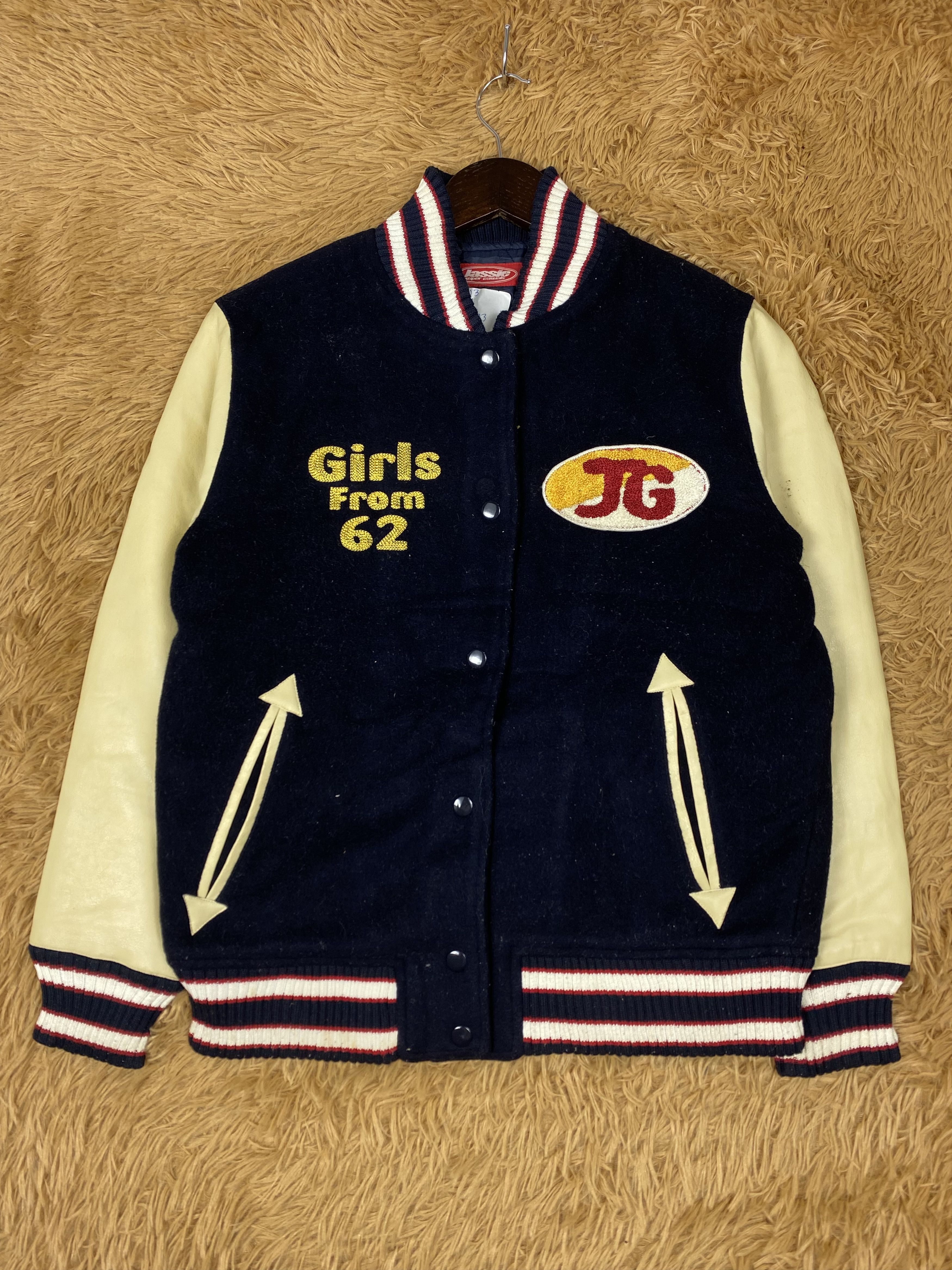 Vintage Vintage Jassie Leather Sleeve Varsity Jacket DJ0303 Size US S / EU 44-46 / 1 - 1 Thumbnail
