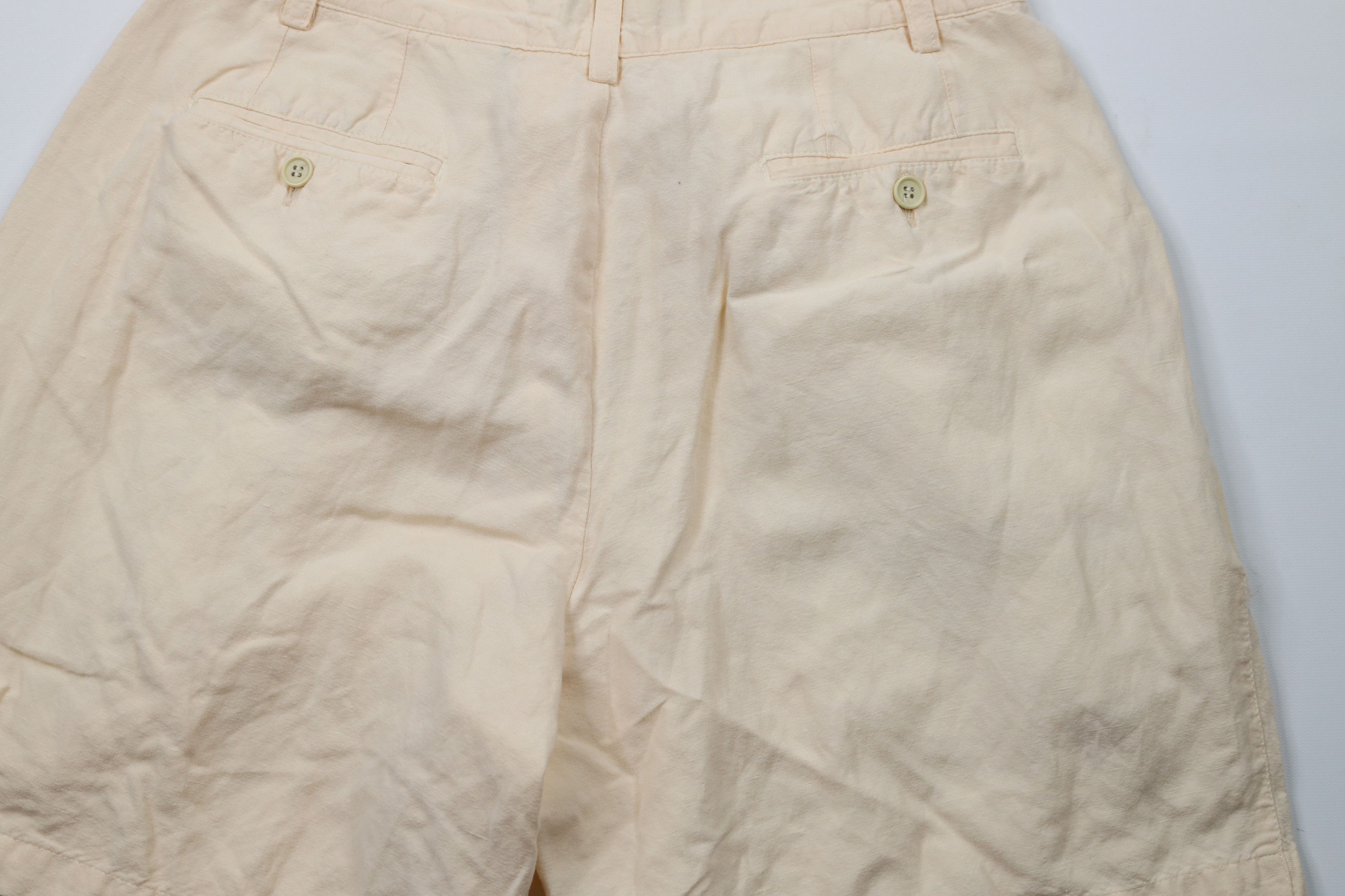 Vintage Vintage 90s Streetwear Pleated Above Knee Shorts Pale Yellow Size US 32 / EU 48 - 9 Thumbnail