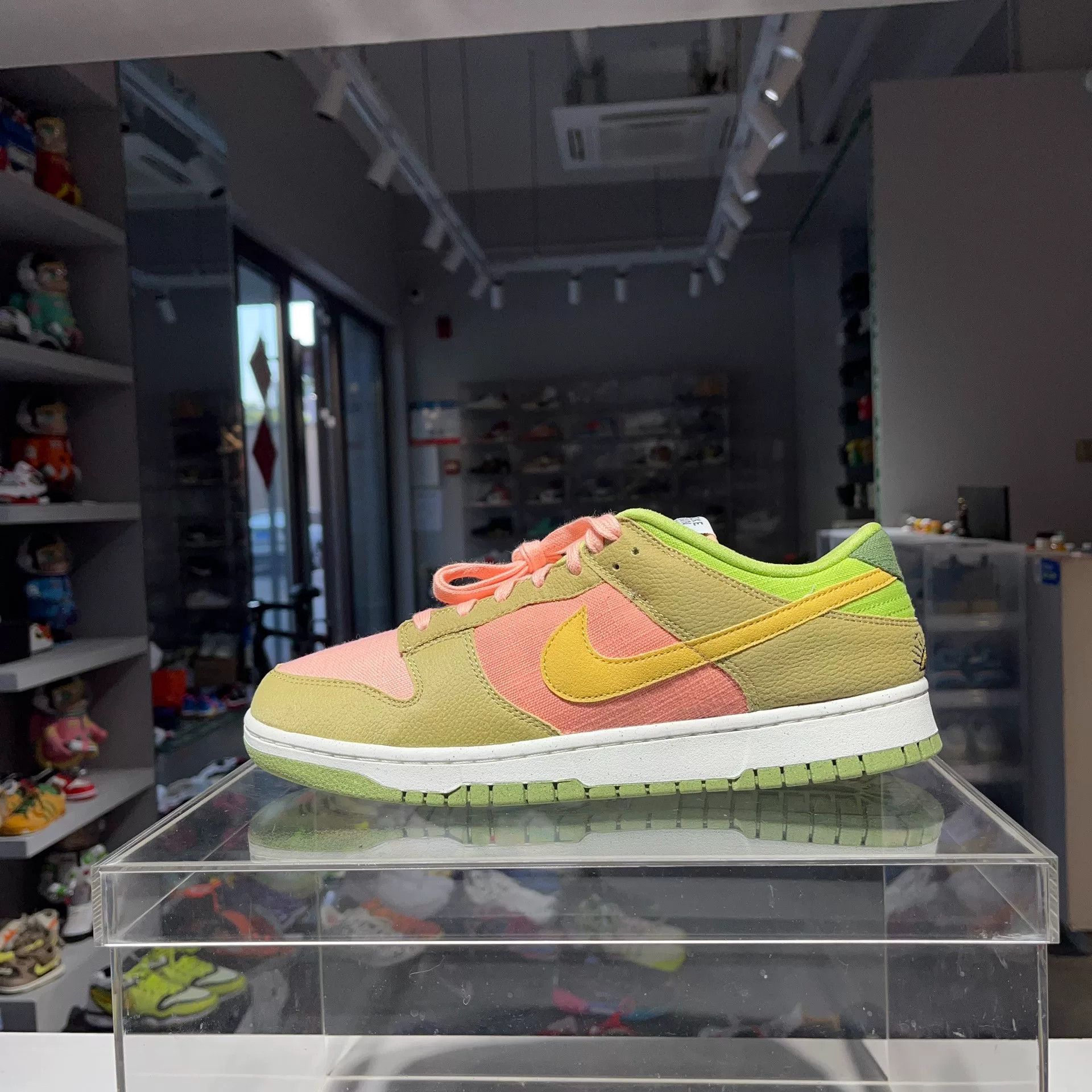 Nike Nike DUNK Pink Lowtop Sneakers 13 Men Size US 13 / EU 46 - 1 Thumbnail