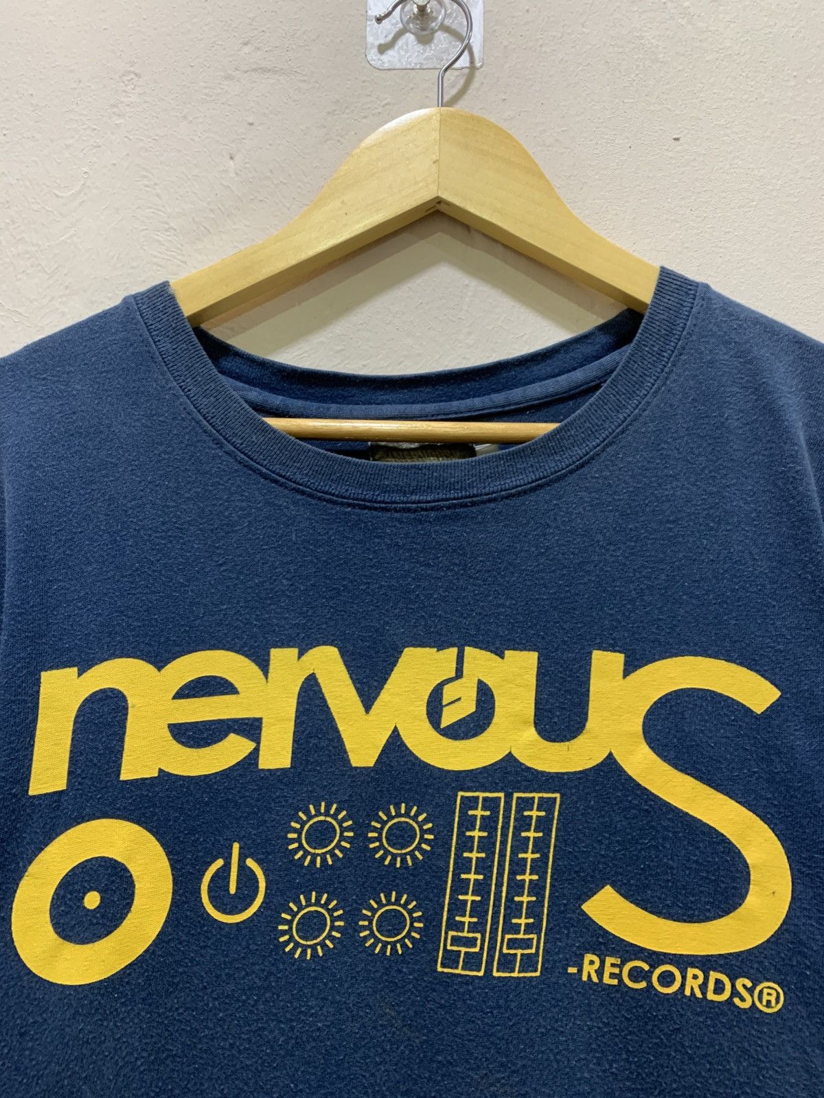 Rap Tees Vintage Hip Hop Nervous Record Tee Size US L / EU 52-54 / 3 - 3 Thumbnail
