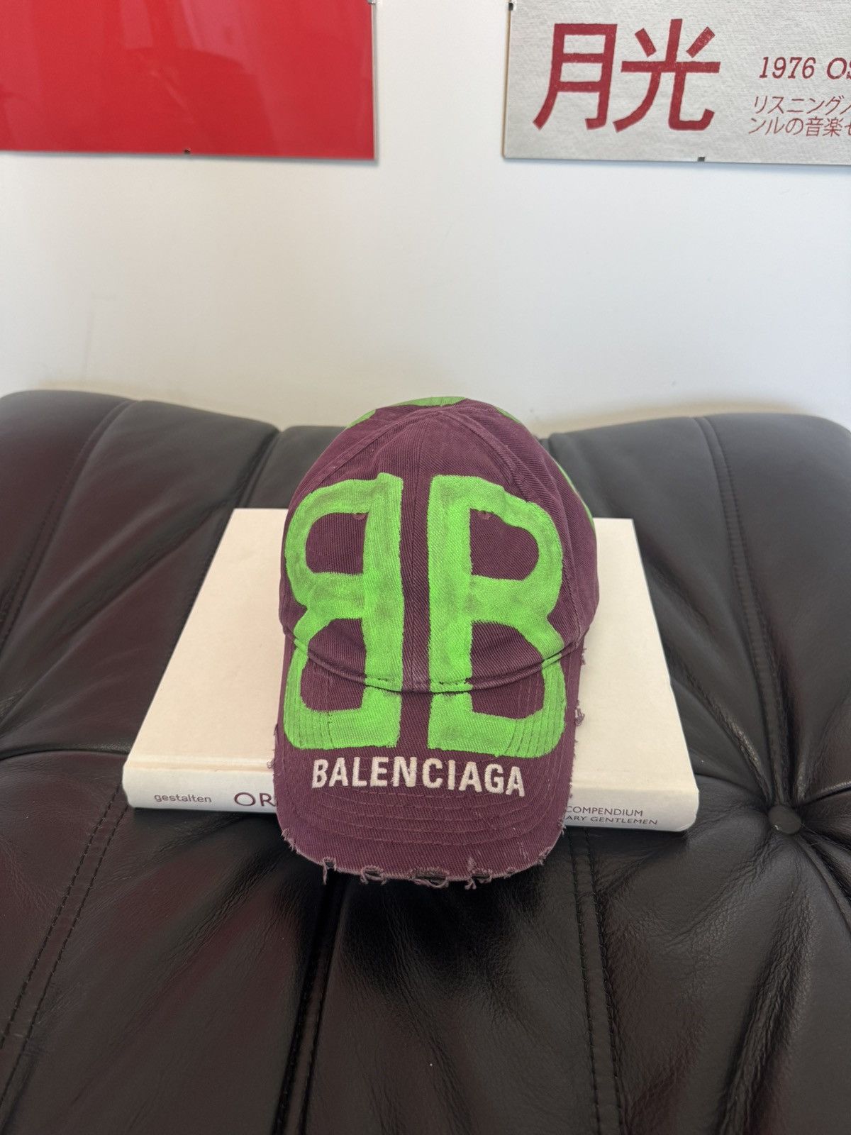 Balenciaga Balenciaga BB Sprayed Graffiti Distressed Designer Hat Cap Size ONE SIZE - 1 Thumbnail