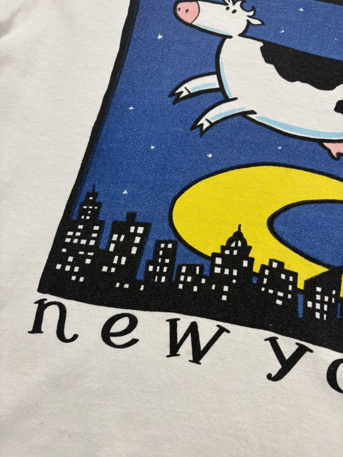 Vintage Vintage 90s New York Cow Moon Big City Art T Shirt USA Y2K L Size US L / EU 52-54 / 3 - 8 Thumbnail