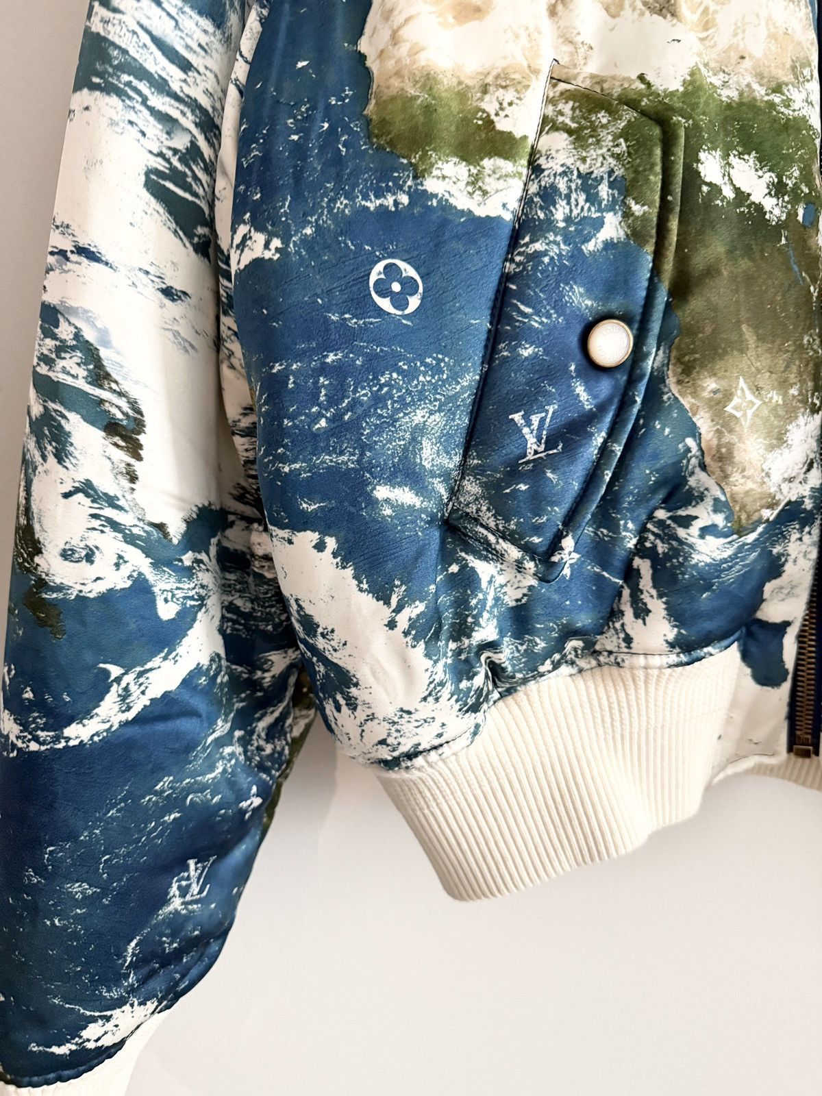 Louis Vuitton ARCHIVAL! Ss25 Louis Vuitton Earth Map Silk Bomber Jacket Size US XL / EU 56 / 4 - 6 Thumbnail