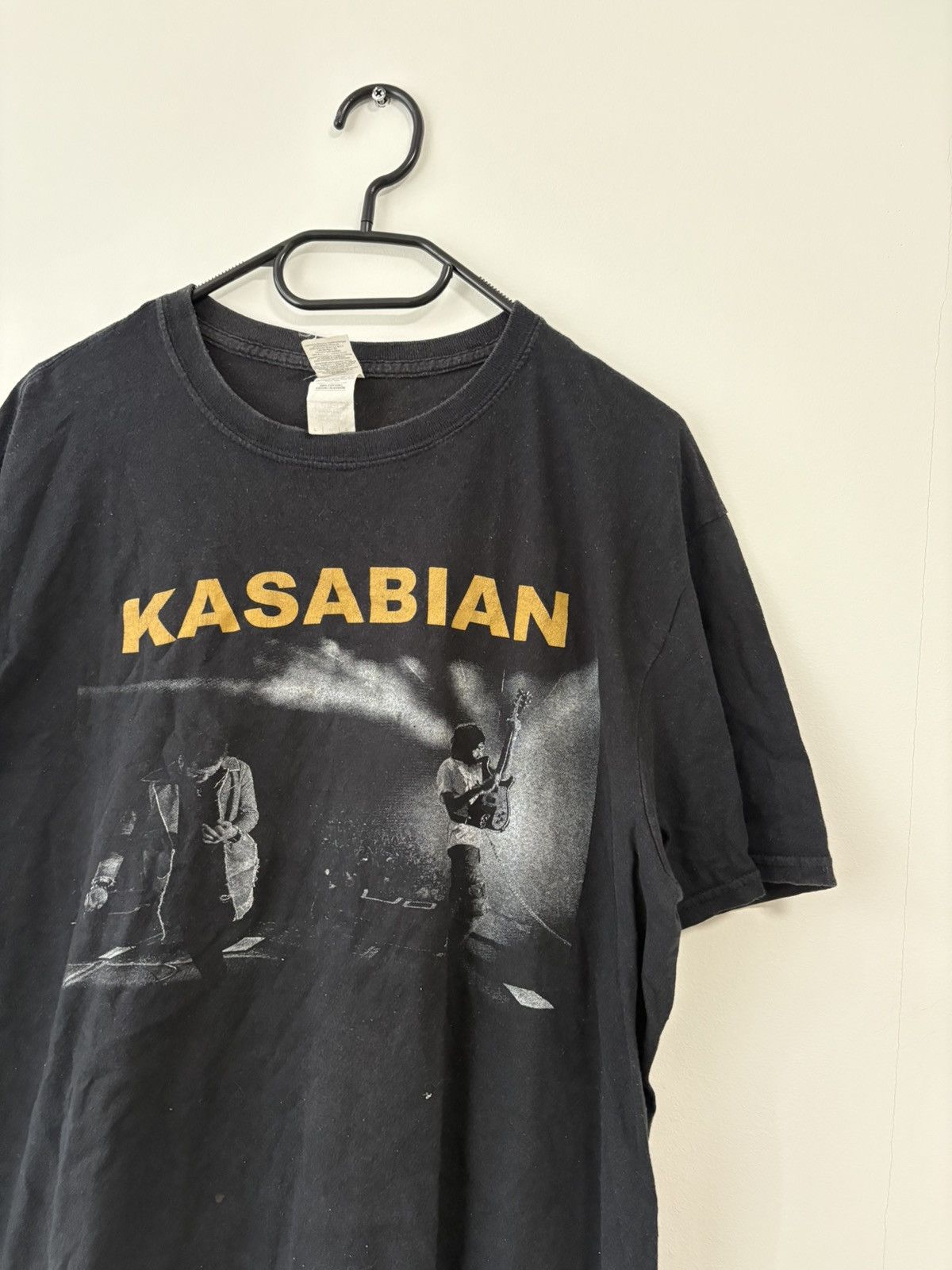 Vintage Vibtage Kasabian Mens t-shirt band rock merch y2k retro Size US L / EU 52-54 / 3 - 3 Thumbnail