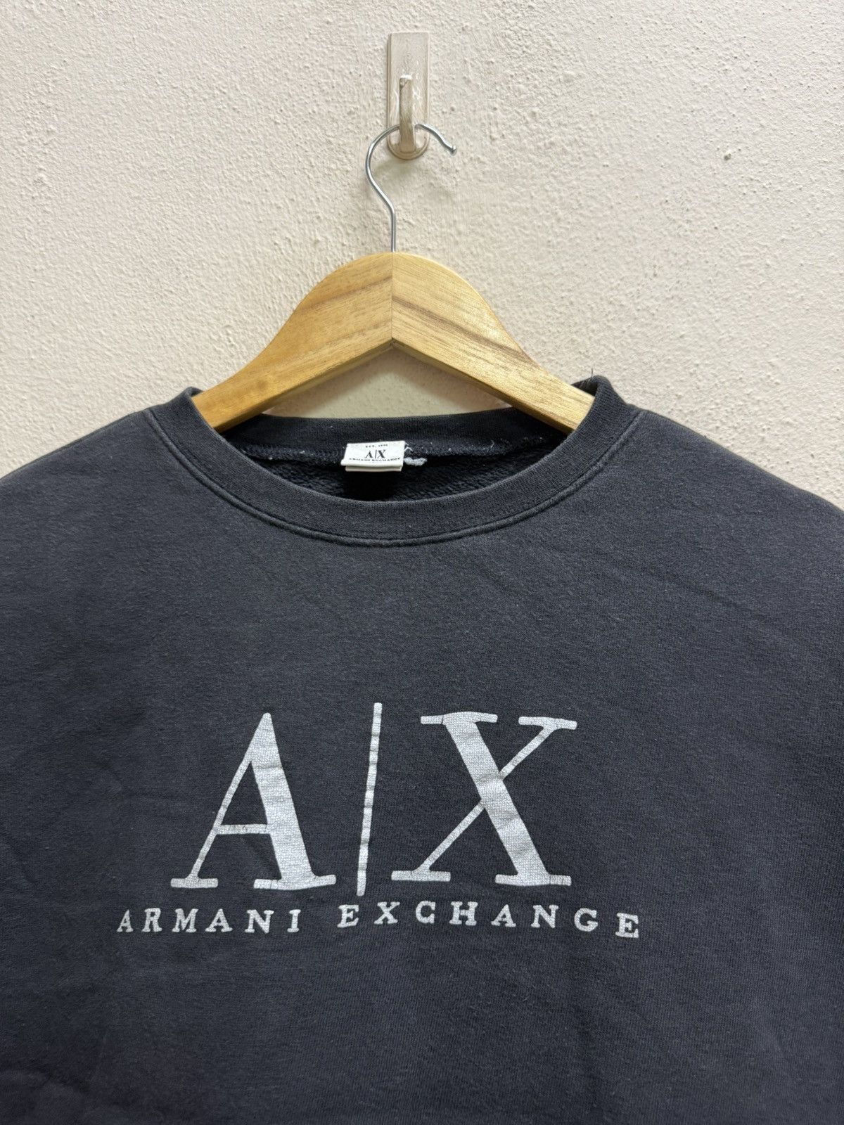 Armani Exchange Armani Exchange Biglogo Cropped Sweatshirt Size L / US 10 / IT 46 - 15 Thumbnail