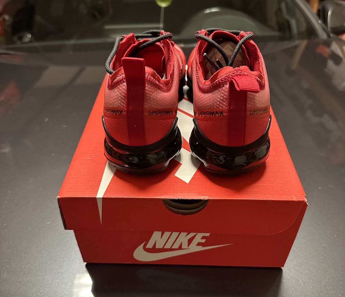 Nike Nike Air Vapormax 2019 Running Shoes GS Sz 5y NEW DS! Size US 5 / EU 37 - 4 Thumbnail