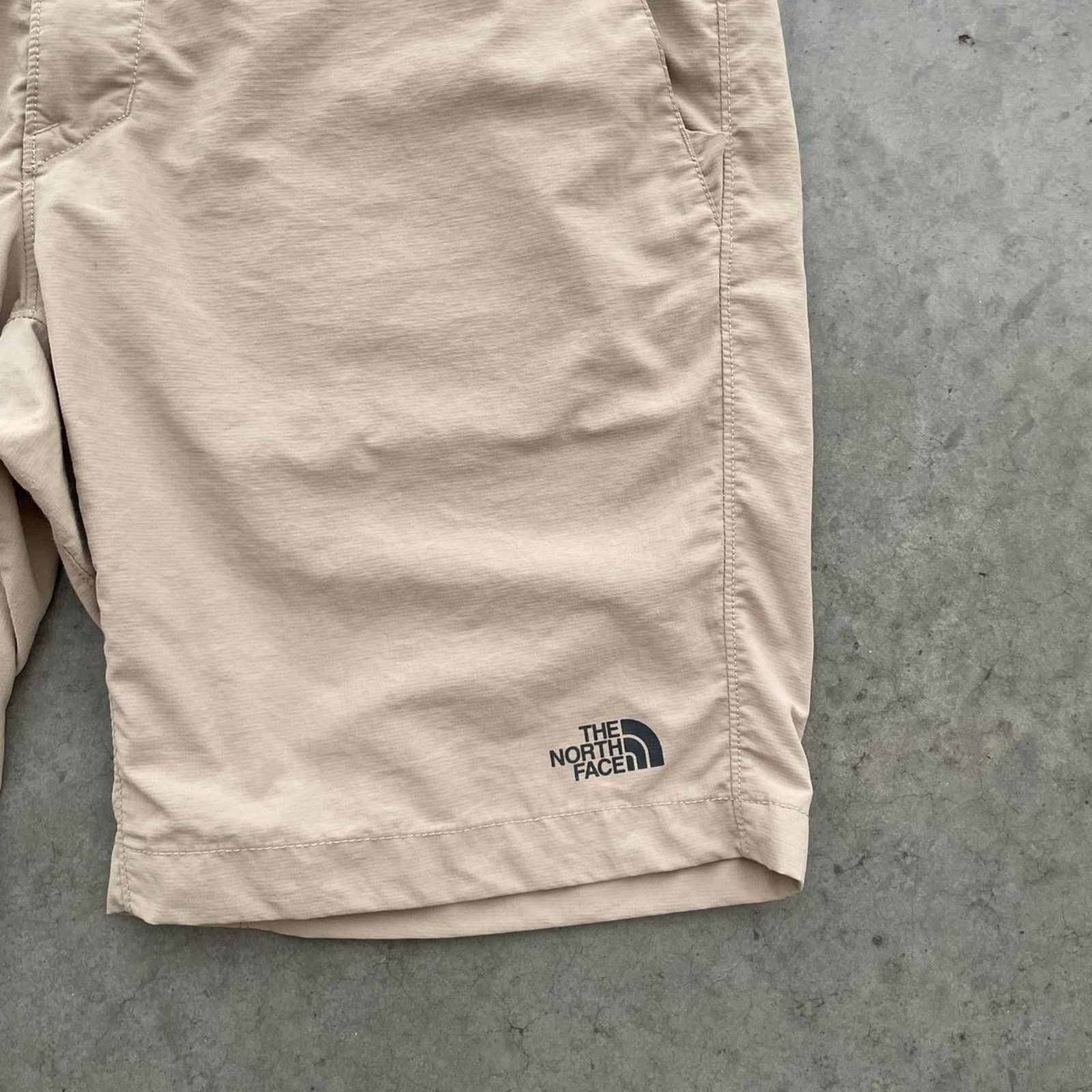 The North Face The North Face Khaki Nylon Cargo Shorts Size US 36 / EU 52 - 3 Thumbnail