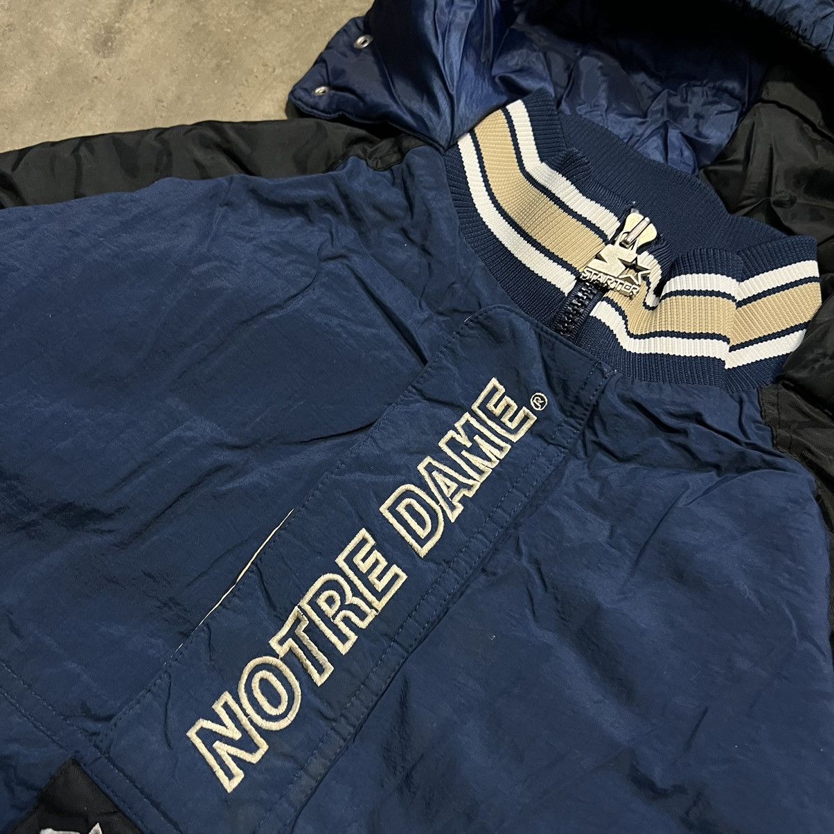 NCAA × Starter × Vintage Vintage 90s Notre Dame Irish Starter Puffer Jacket Big Logo Size US S / EU 44-46 / 1 - 4 Thumbnail