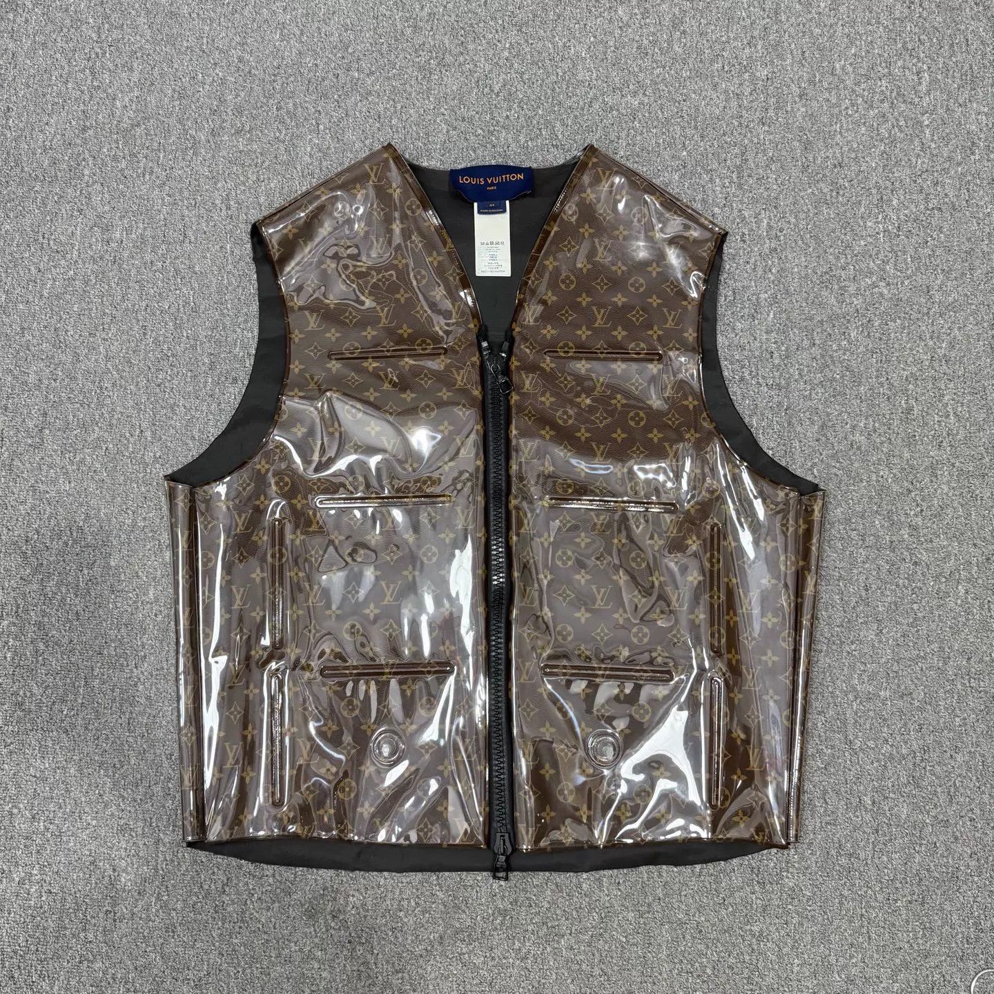 Louis Vuitton LV Monogram Inflatable Vest Unused Size 44 Size US S / EU 44-46 / 1 - 1 Thumbnail