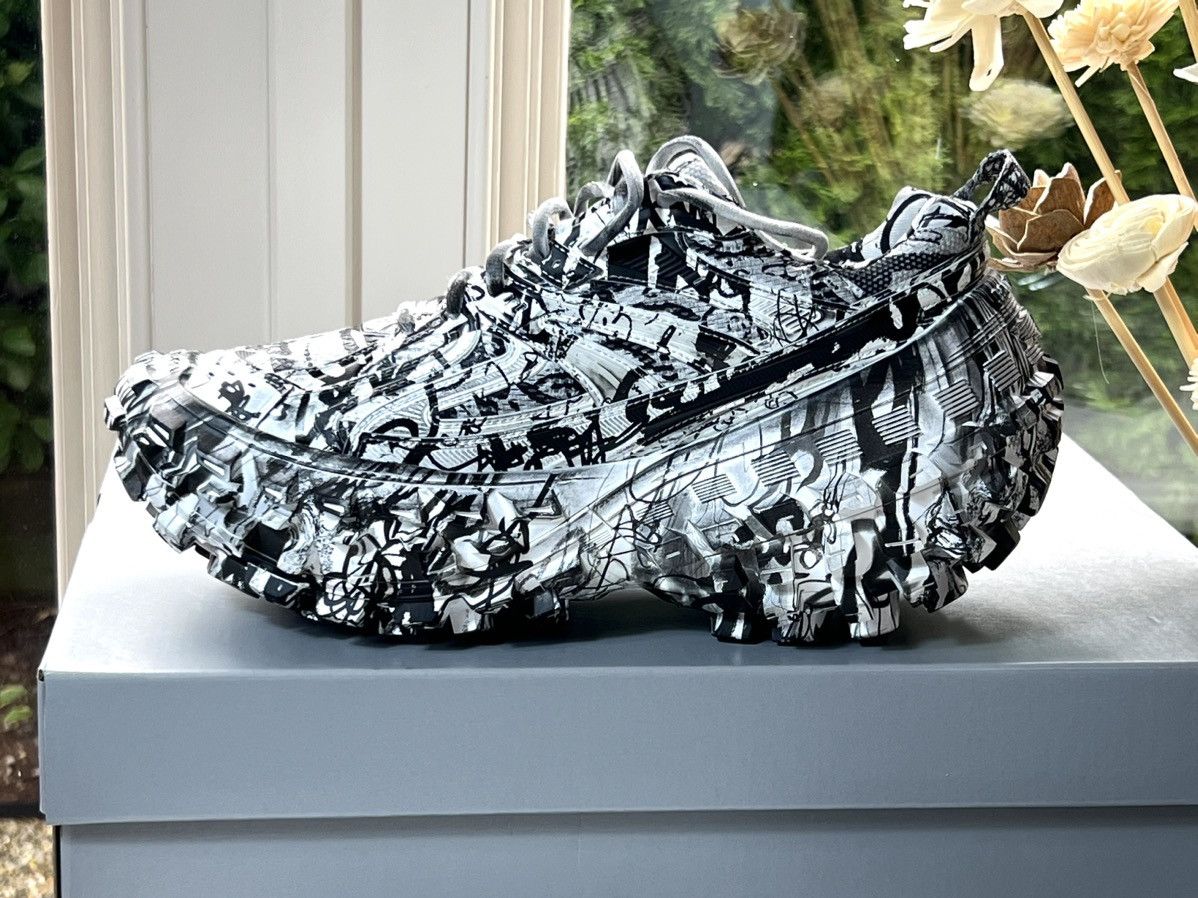 Balenciaga Balenciaga Men’s Graffiti Sneakers Brand New w Box Size US 10.5 / EU 43-44 - 2 Thumbnail
