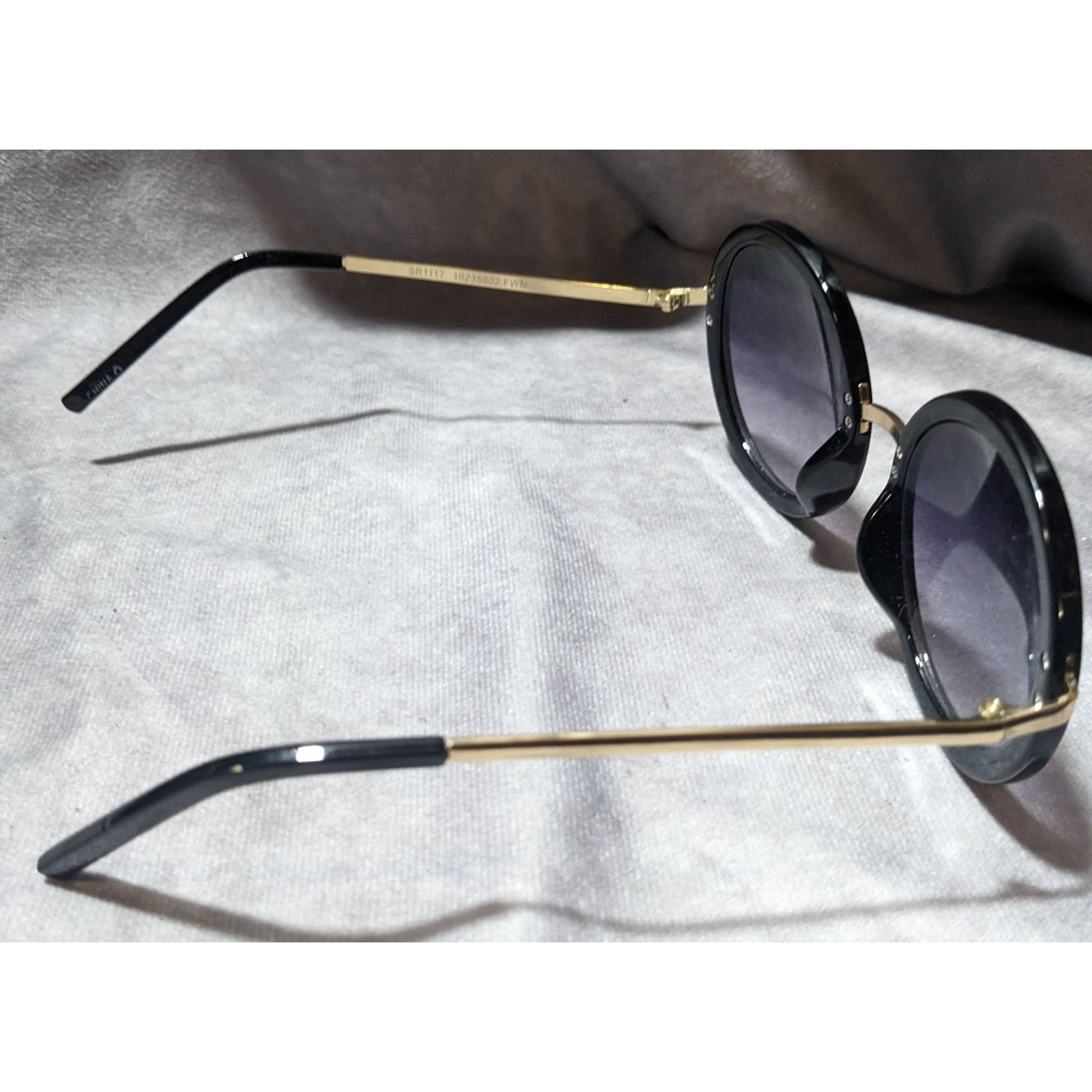 Foster Grant Foster Grant Tyra Vintage Retro Round Sunglasses Size ONE SIZE - 3 Thumbnail