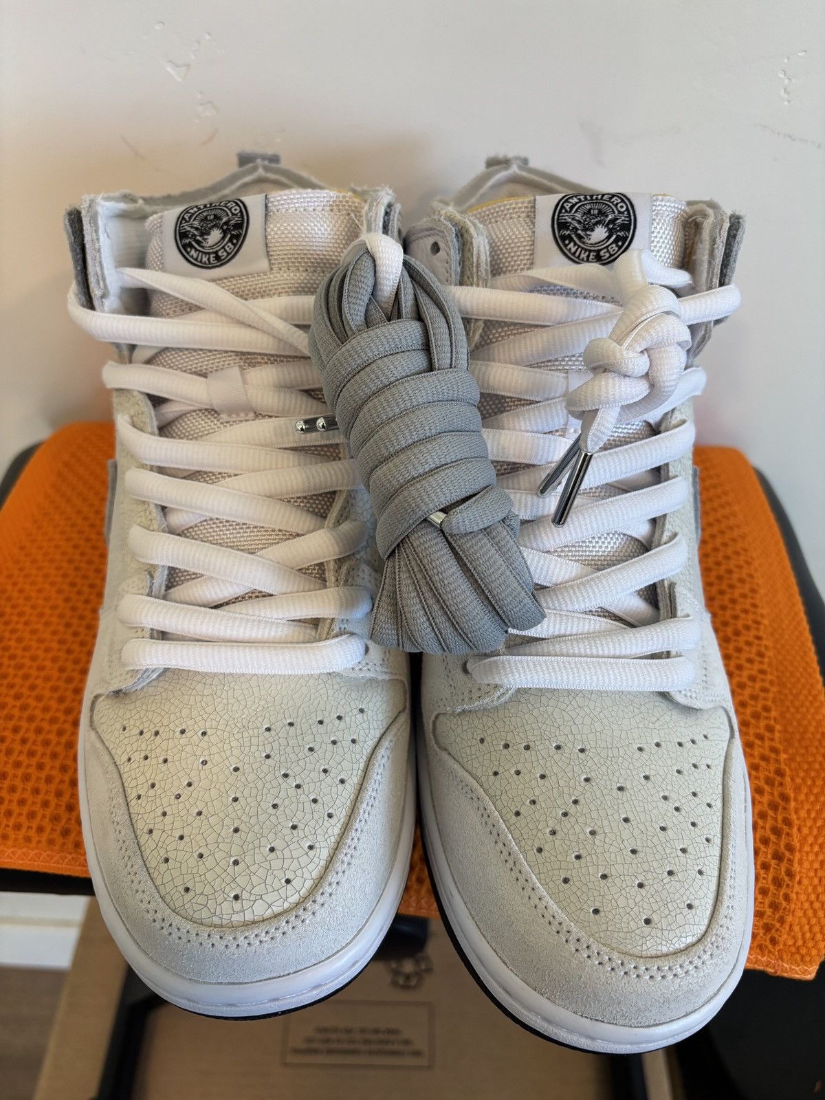 Nike Nike SB Dunk High QS Antihero Size US 9.5 / EU 42-43 - 2 Thumbnail
