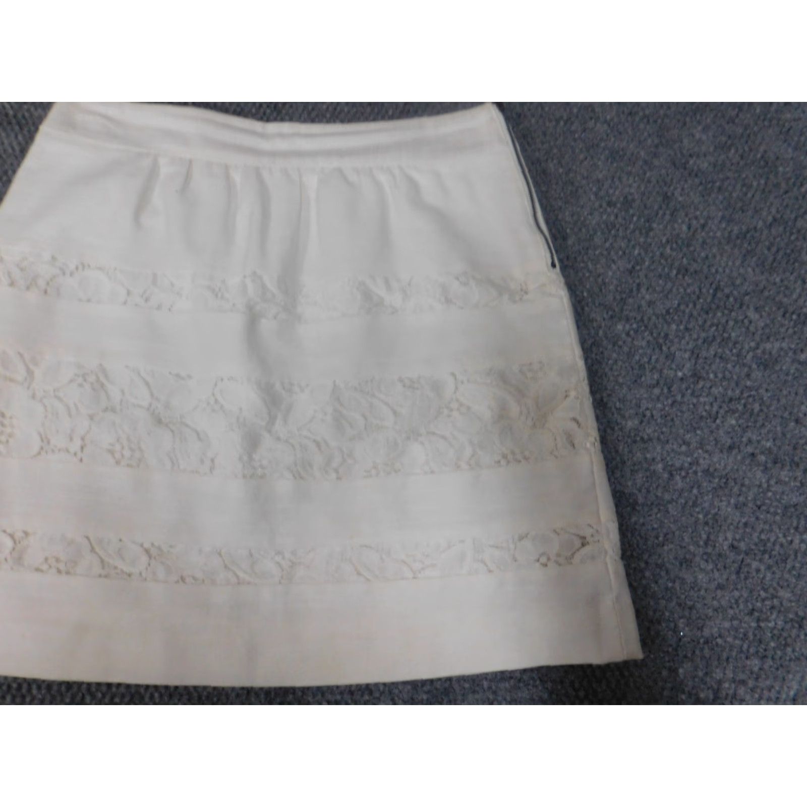 Loft LOFT Skirt Women Knee Length A-Line White Floral 6 Zipper Knit Polyester Regular Machine Washable Vintage No Mens Womens Girls Size 28" / US 6 / IT 42 - 3 Thumbnail