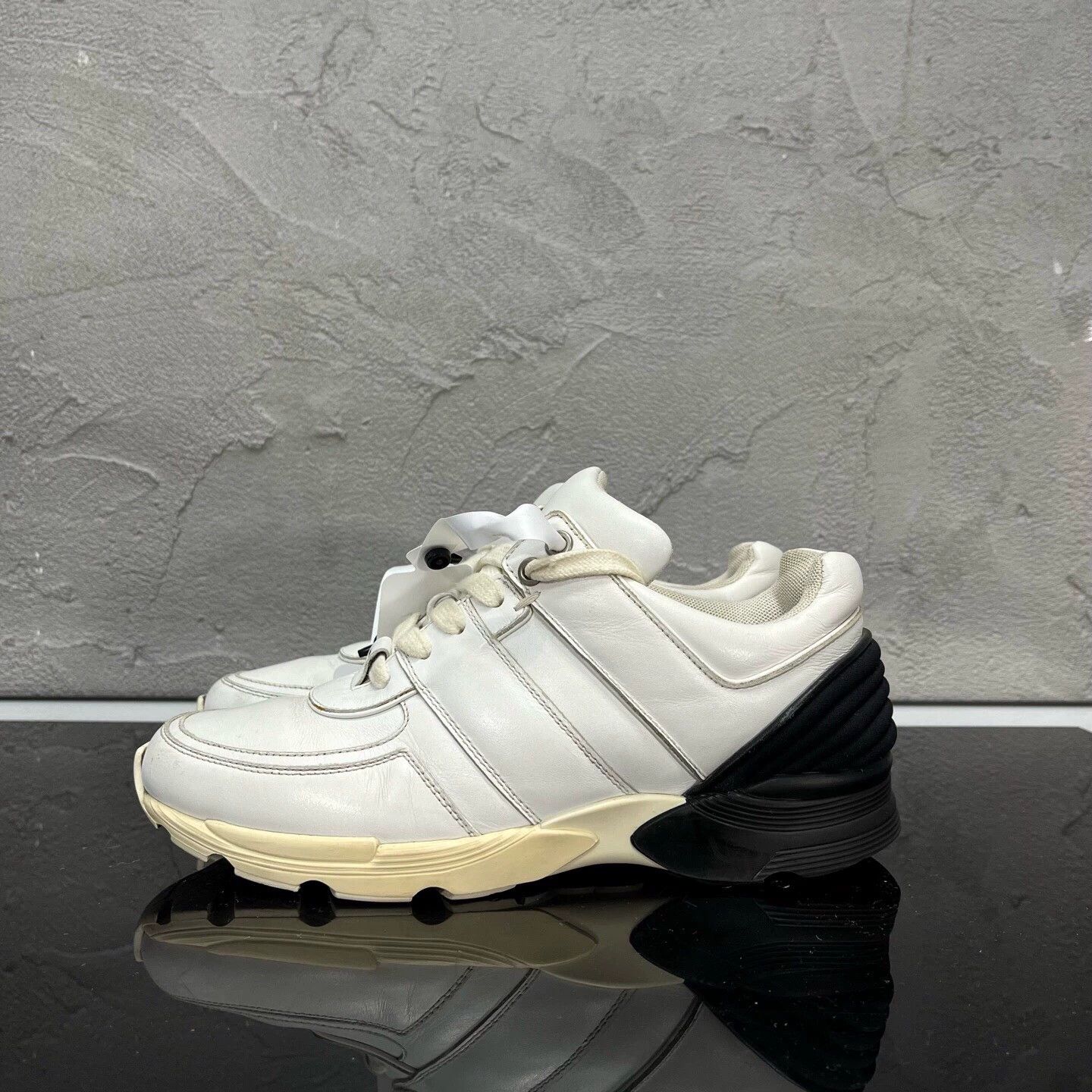 Chanel CHANEL women's black&white colorblocked sneakers Size US 6 / IT 36 - 4 Thumbnail
