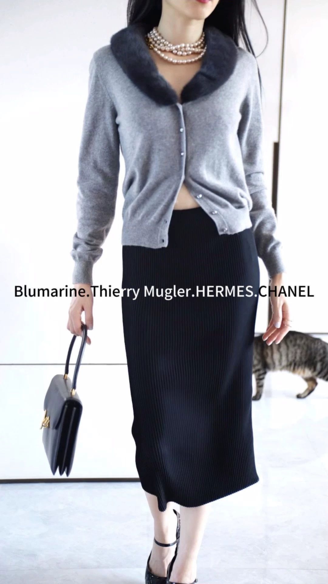 Blumarine Blumarine Mink Collar Cashmere Cardigan Gray Crystal Btn Size S / US 4 / IT 40 - 1 Thumbnail