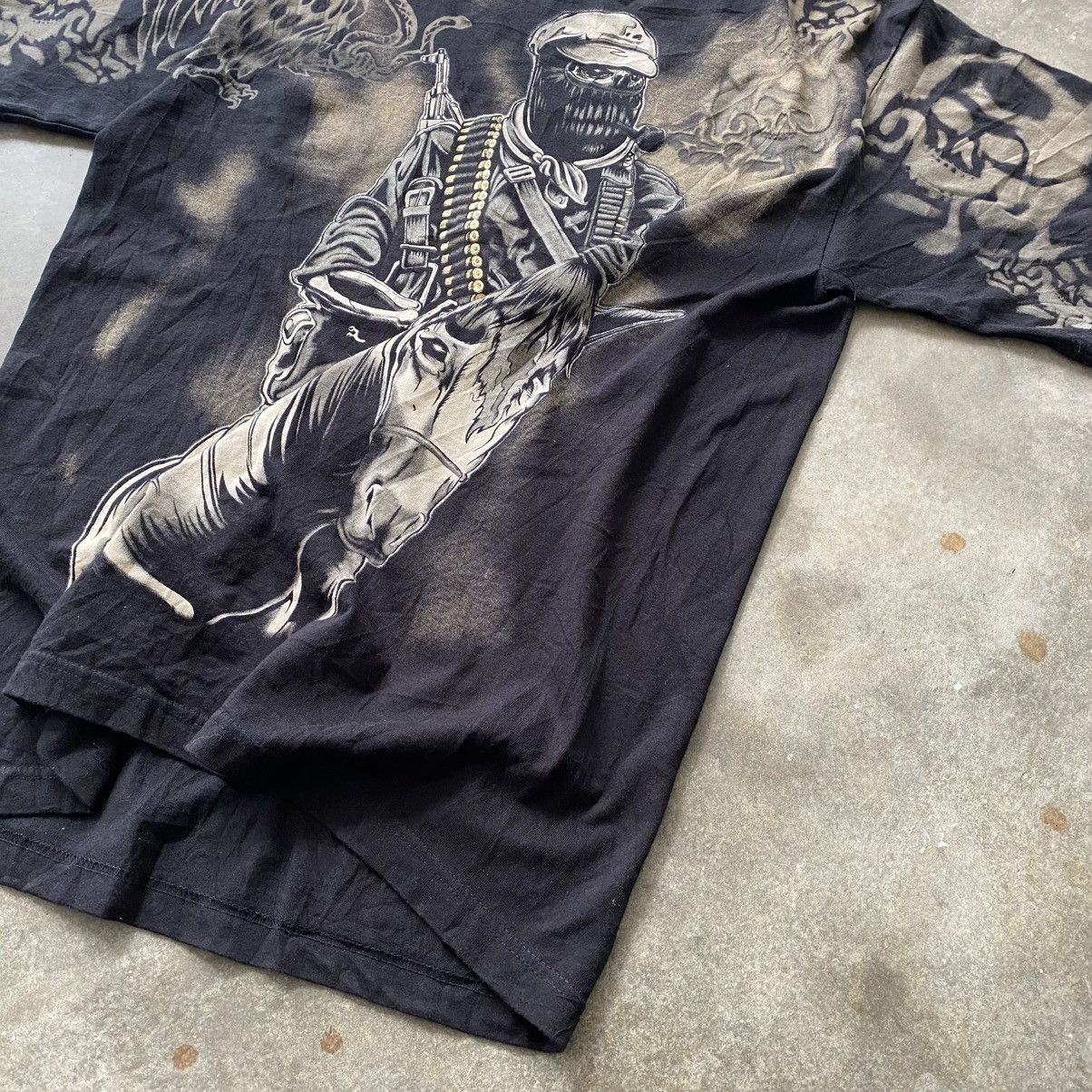 Other Vintage Y2K Club 21 graphic tee The Guerilla horse rider Size US L / EU 52-54 / 3 - 5 Thumbnail