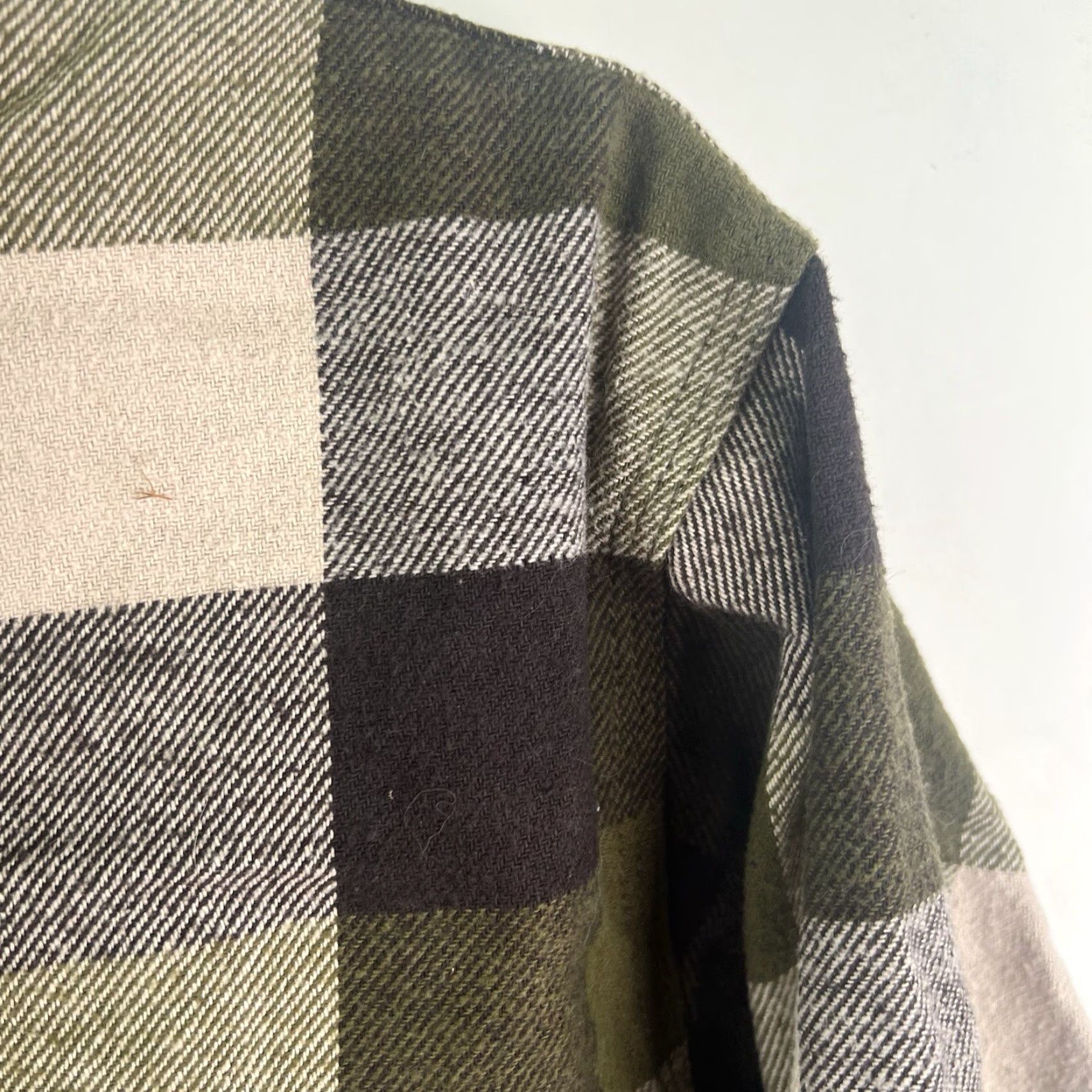 Vintage C.E. Schmidt Workwear Plaid Flannel Button-Up Shirt Mens XLT Green Size US XL / EU 56 / 4 - 2 Thumbnail