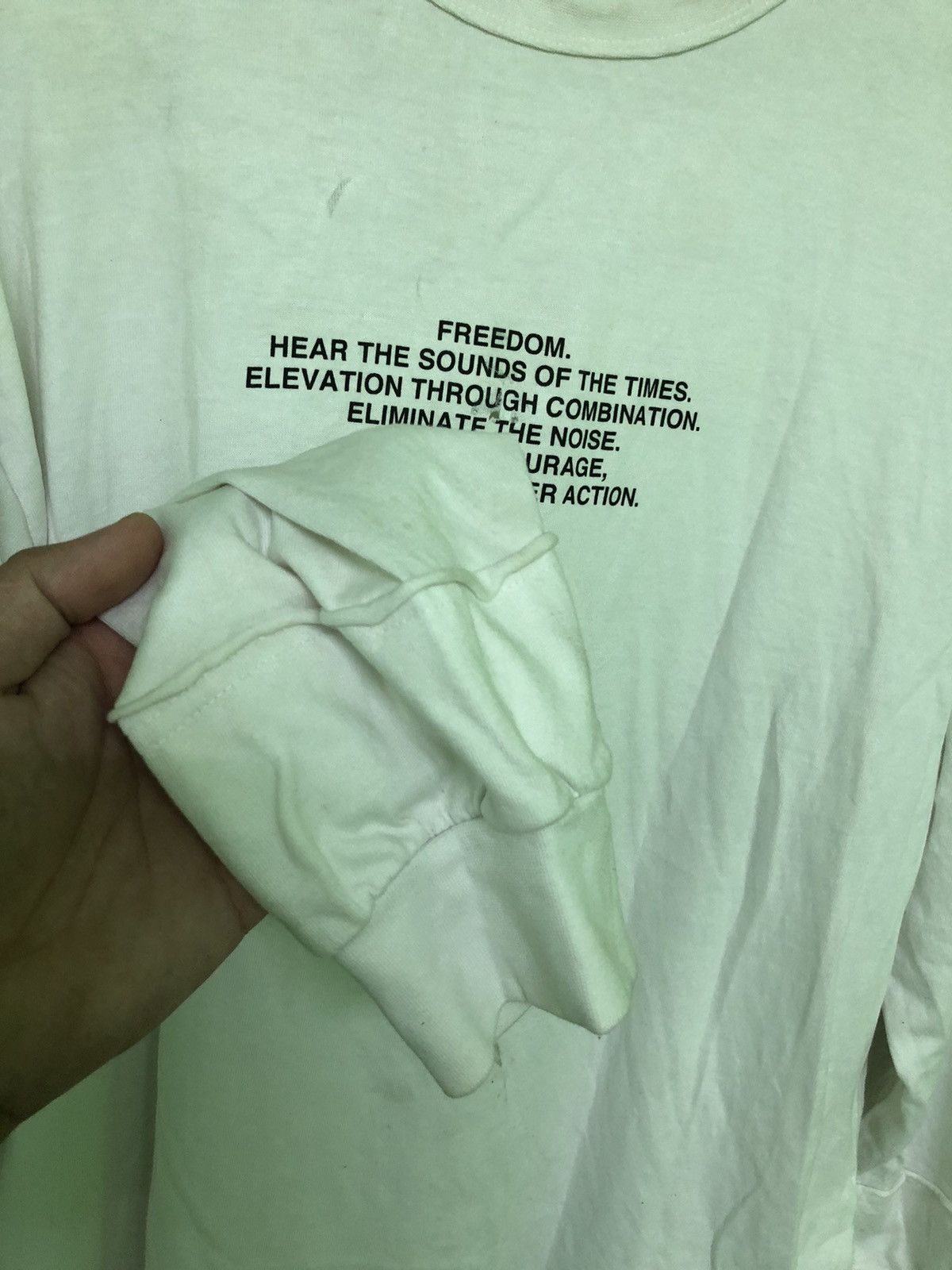 Undercover Vintage Uniqlo x Undercover Japanese Jun Takahashi Shirt Tee Size US M / EU 48-50 / 2 - 7 Thumbnail