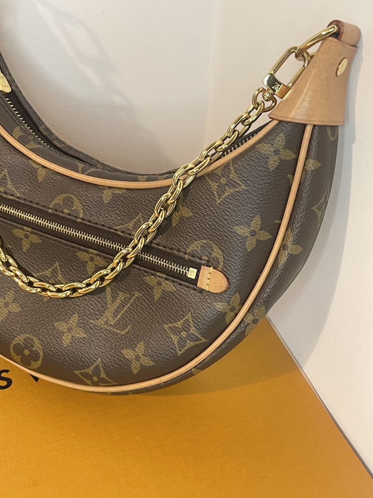 Louis Vuitton Authentic Louis Vuitton Loop PM bag Size ONE SIZE - 5 Thumbnail