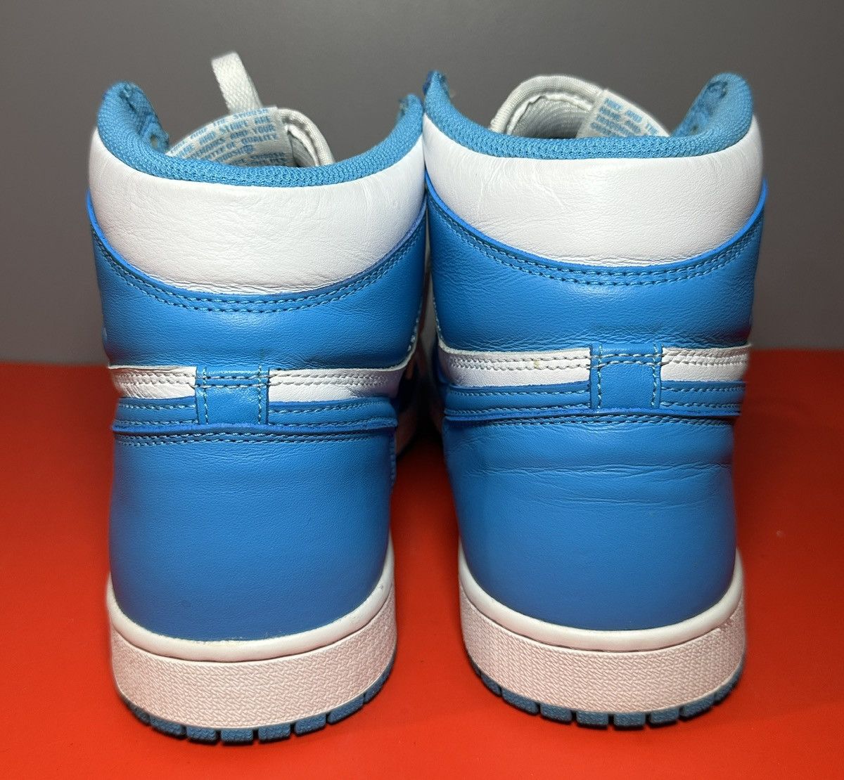 Jordan Brand Size 11 - Jordan 1 Retro High OG UNC 2015 Size US 11 / EU 44 - 5 Thumbnail